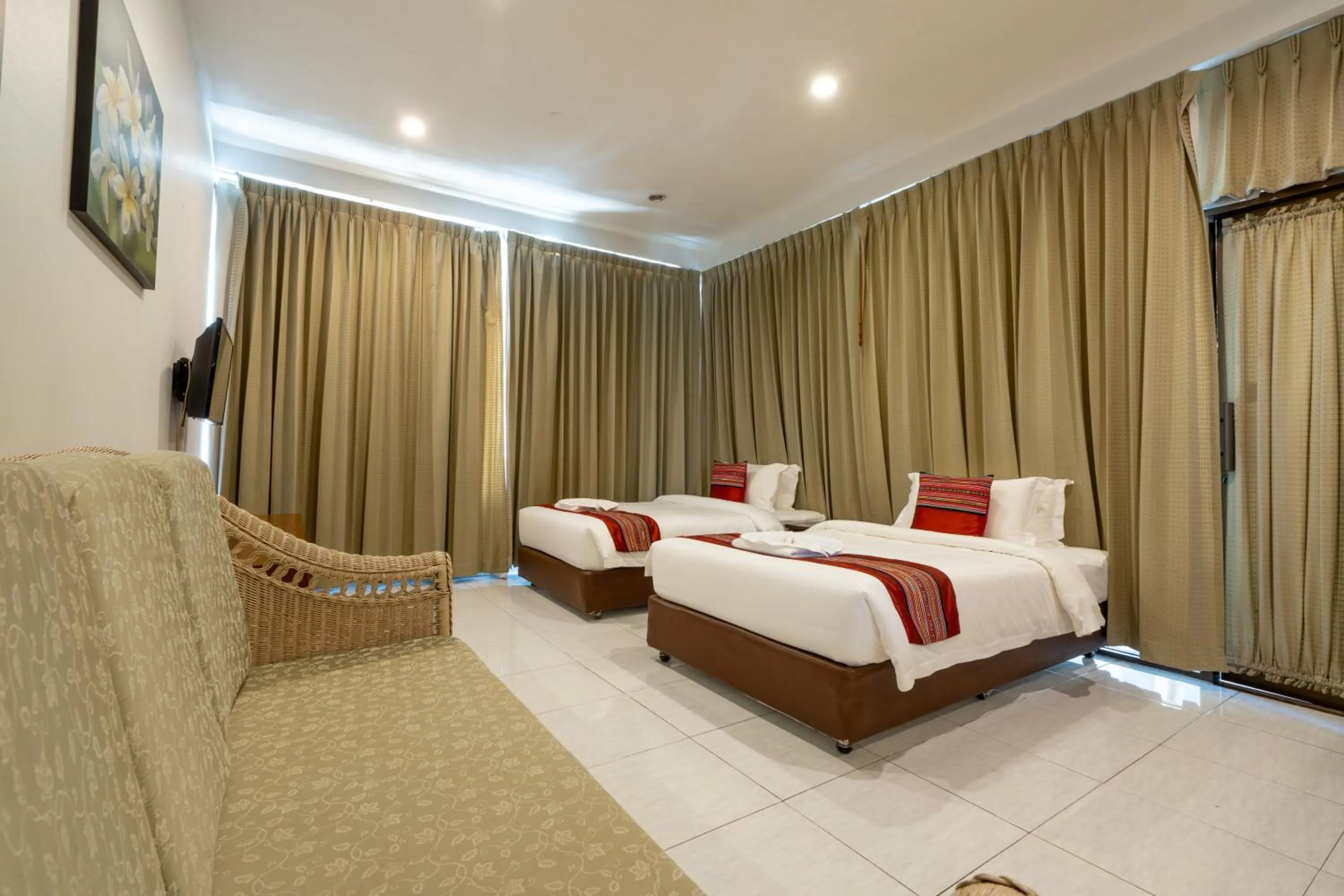 Bed in Phuket Leelavadee Hua Ting Resort