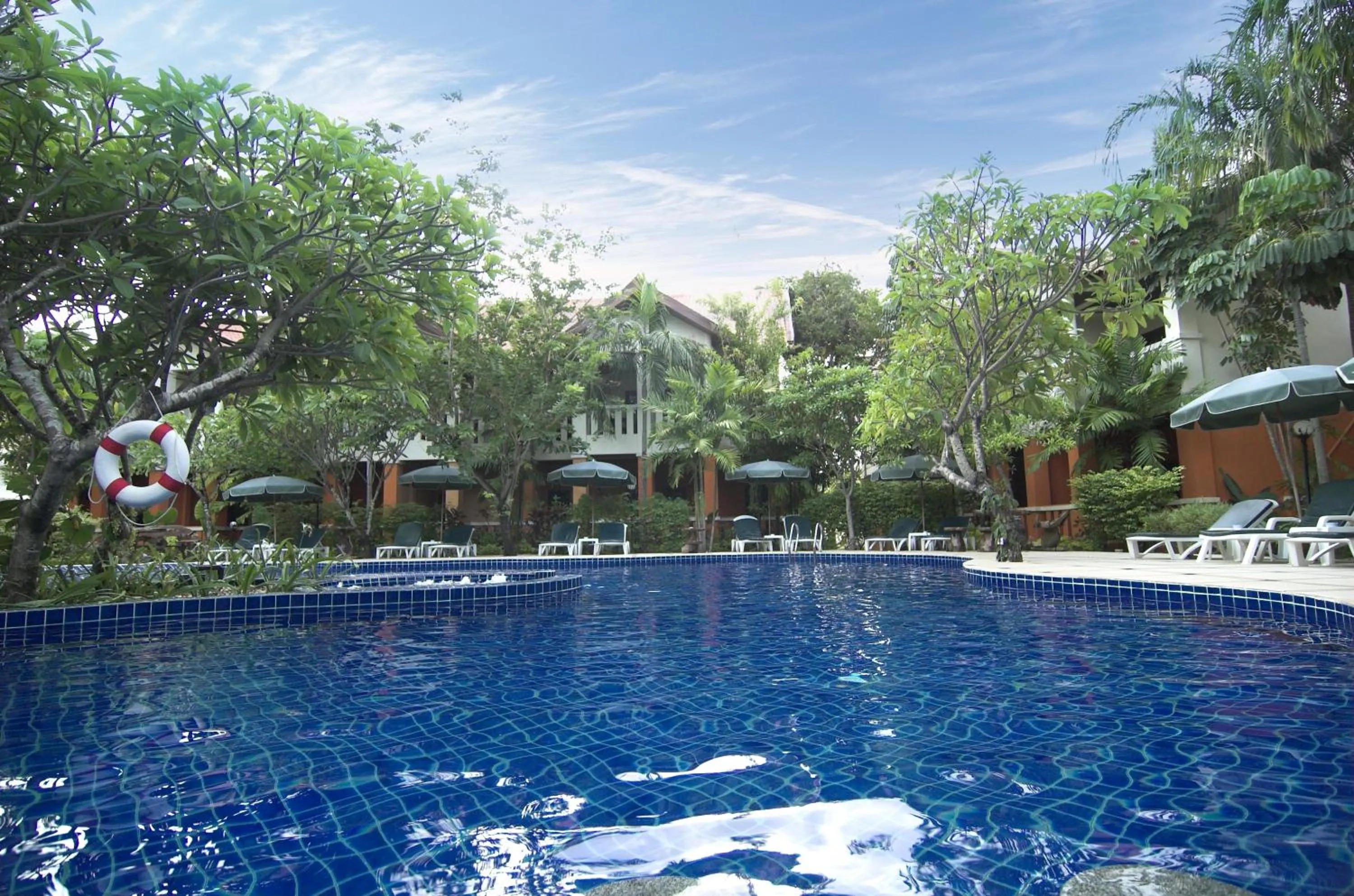 Property building in Phuket Leelavadee Hua Ting Resort