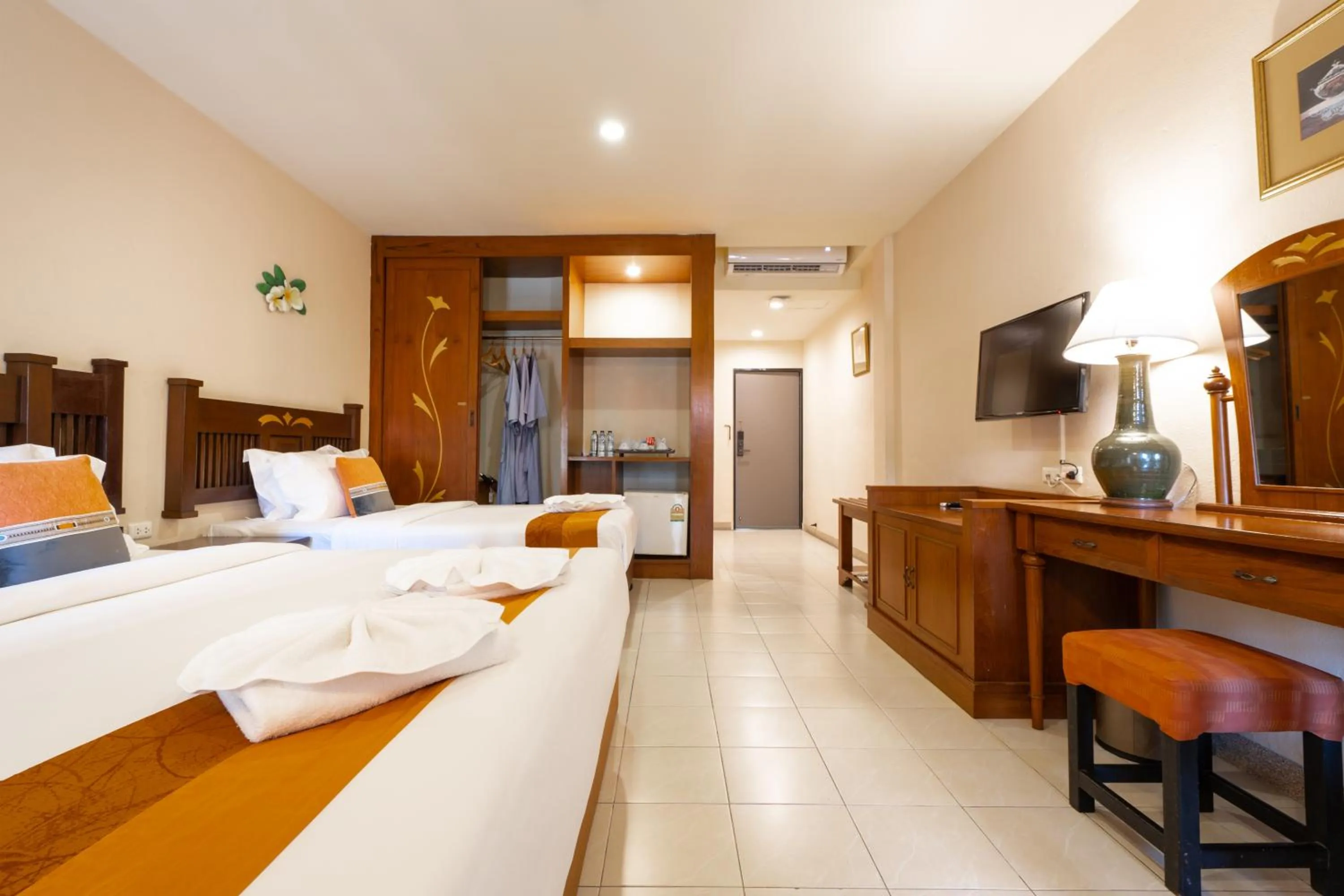 Bed in Phuket Leelavadee Hua Ting Resort