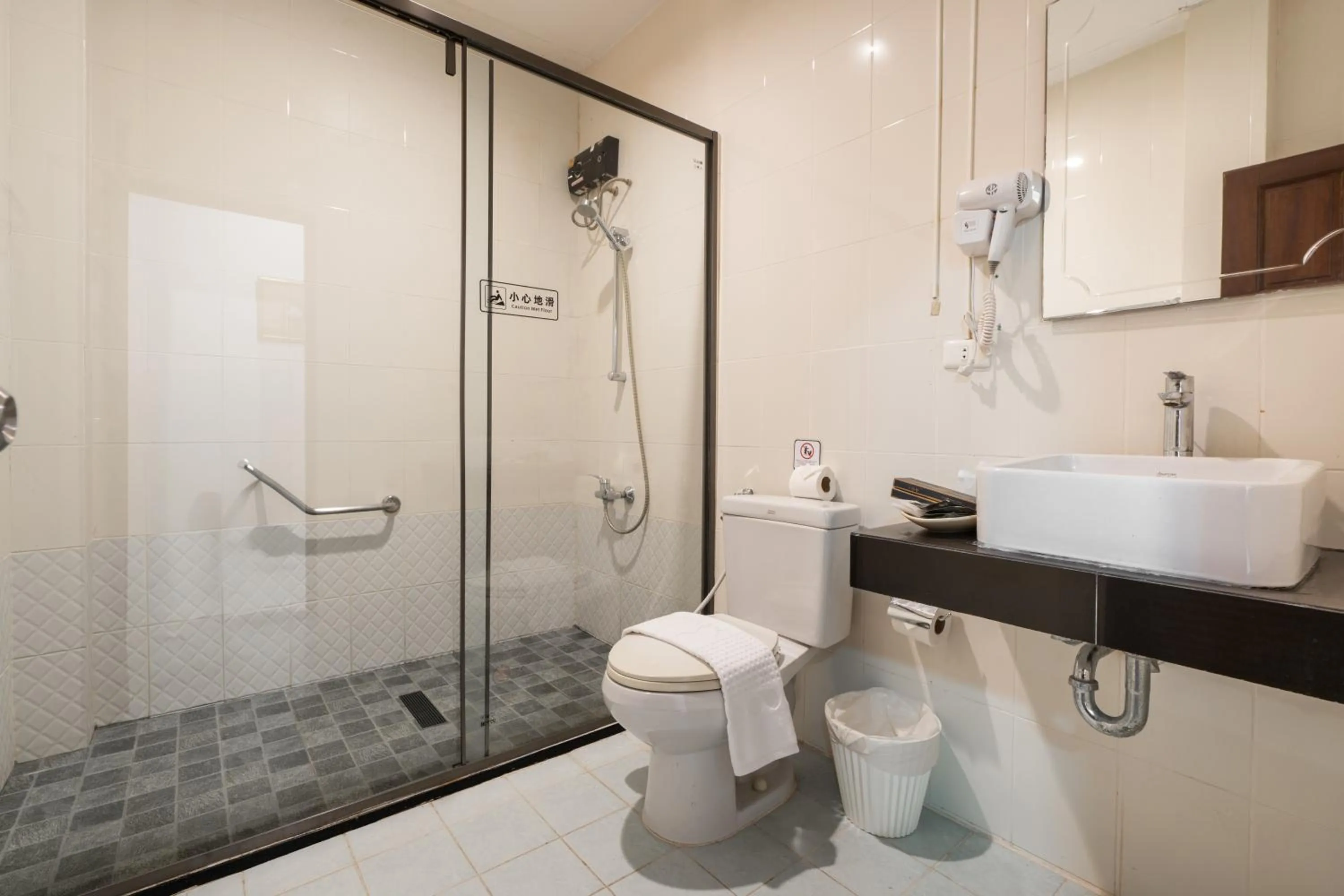 Shower in Phuket Leelavadee Hua Ting Resort