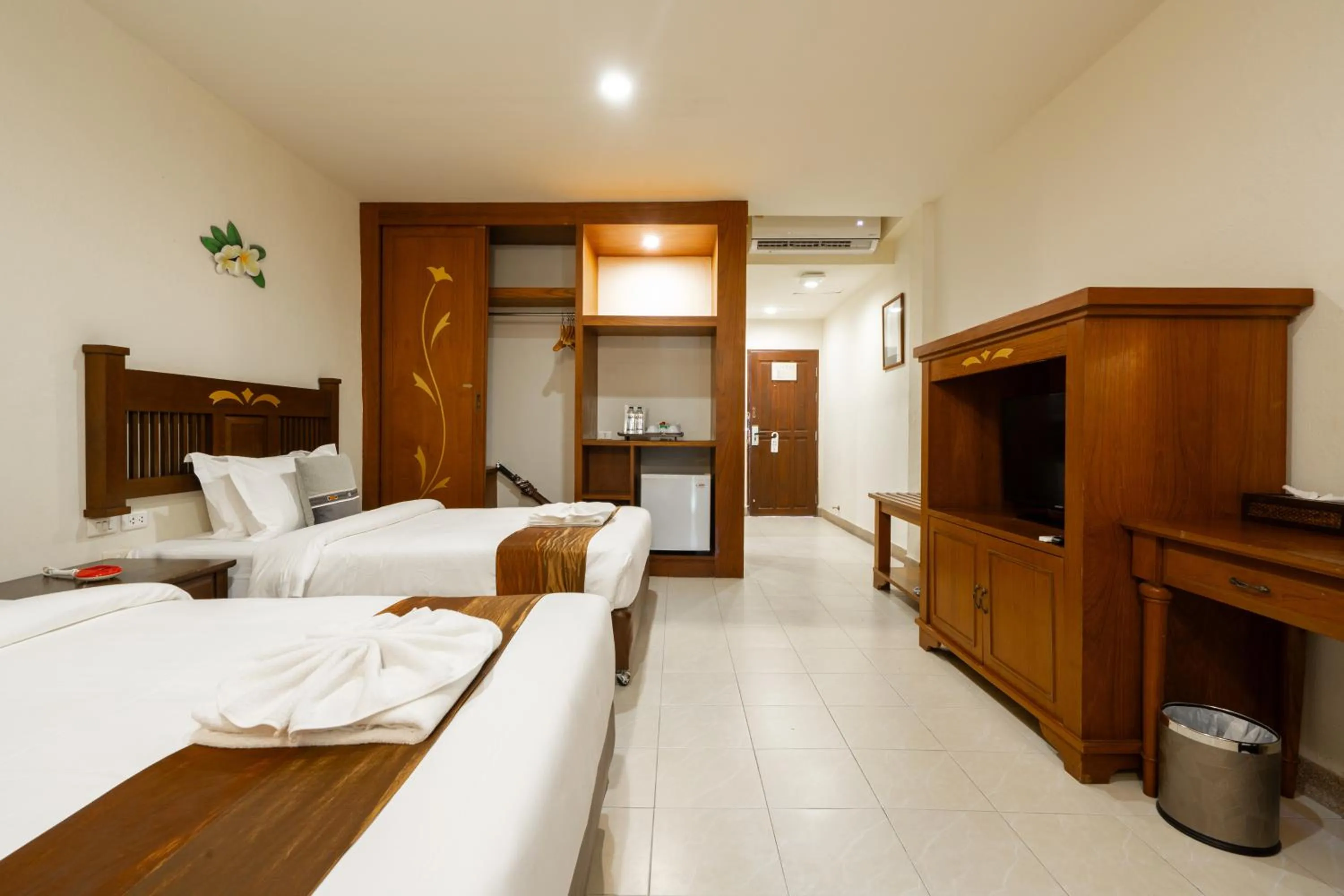 Bed in Phuket Leelavadee Hua Ting Resort