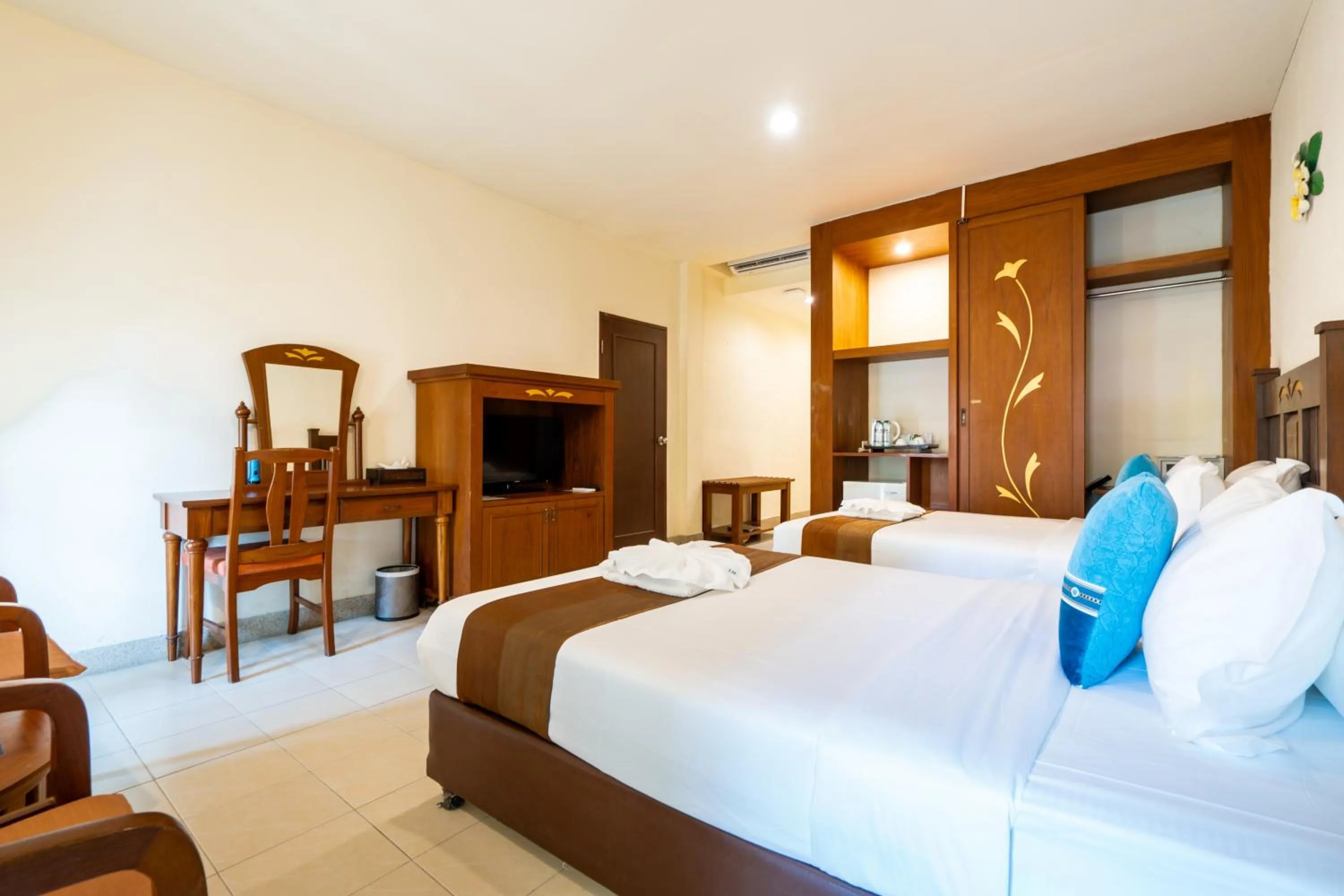 Bed in Phuket Leelavadee Hua Ting Resort