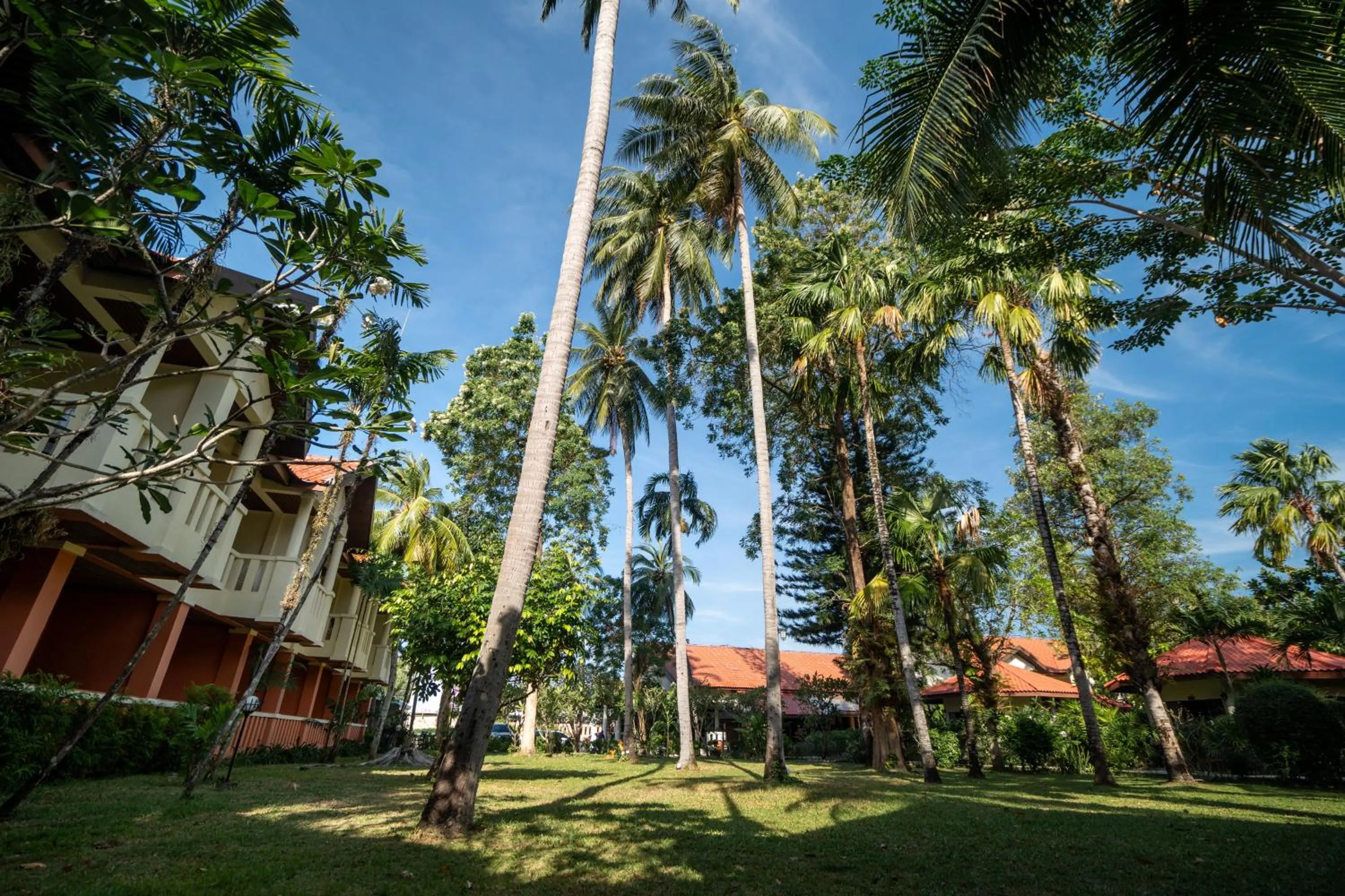 Property building in Phuket Leelavadee Hua Ting Resort