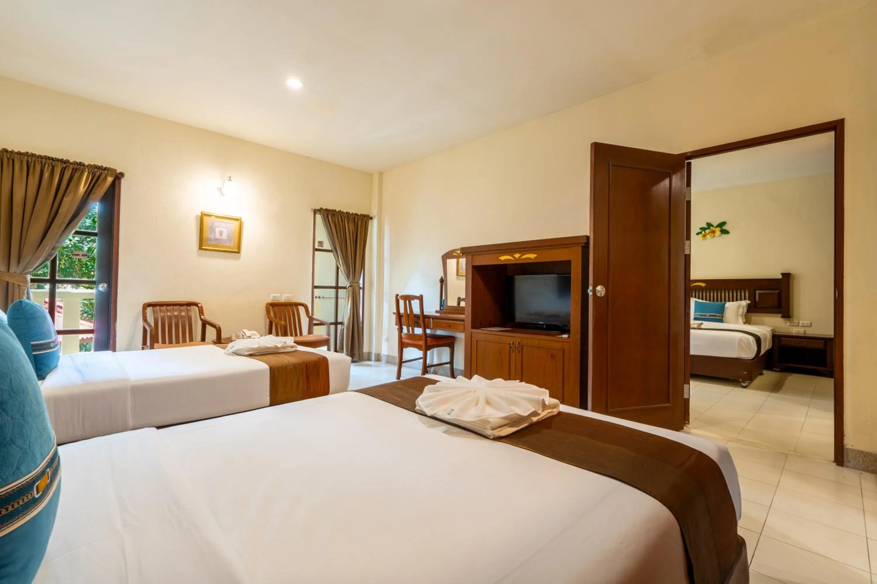 Bed in Phuket Leelavadee Hua Ting Resort