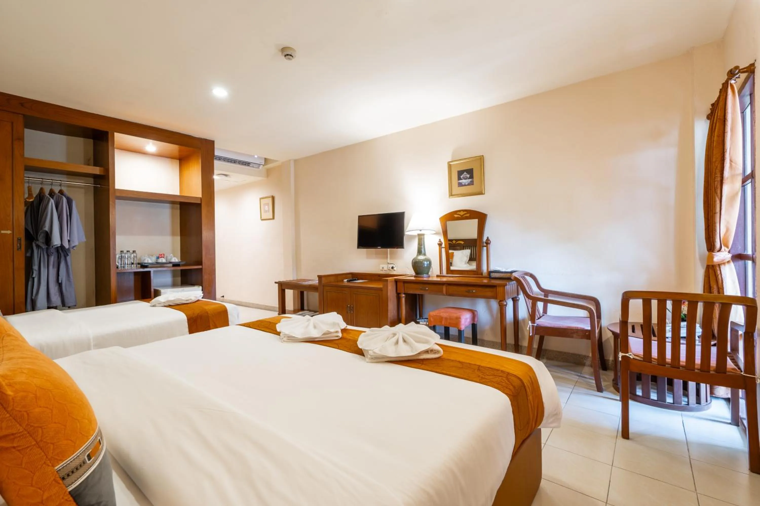 Bed in Phuket Leelavadee Hua Ting Resort