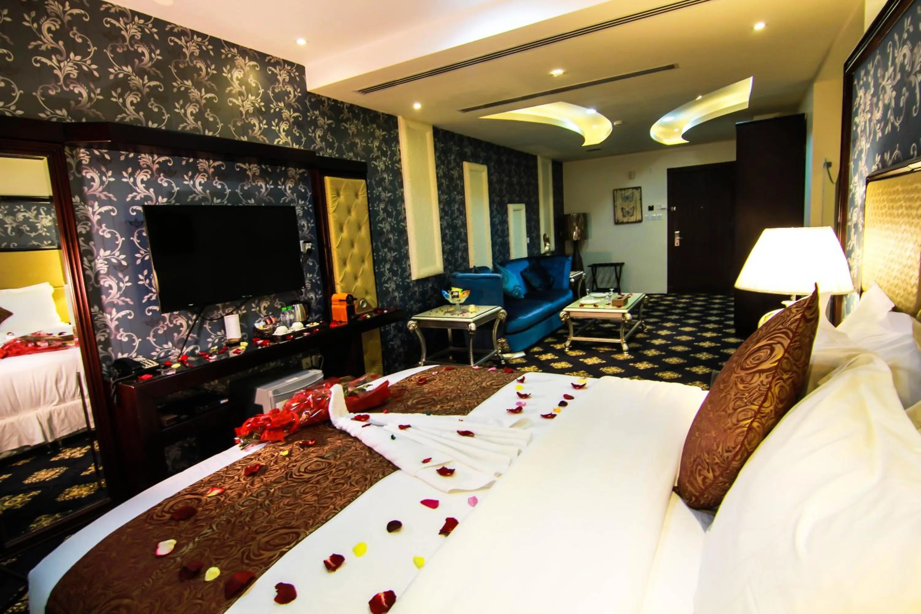 Photo of the whole room, Bed in Rest Night Serviced Apartments- AlHamra