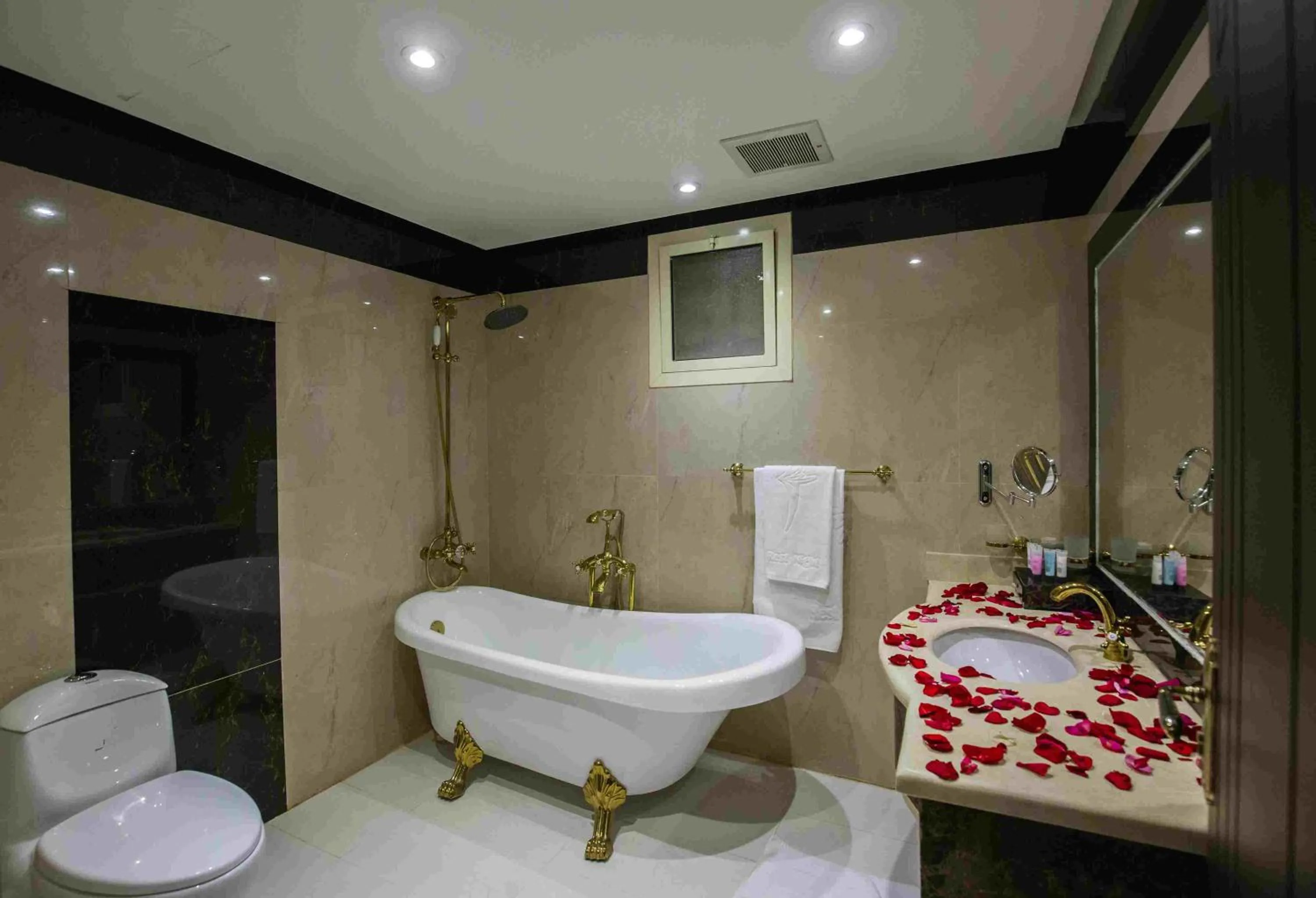 Hot Tub in Rest Night Serviced Apartments- AlHamra