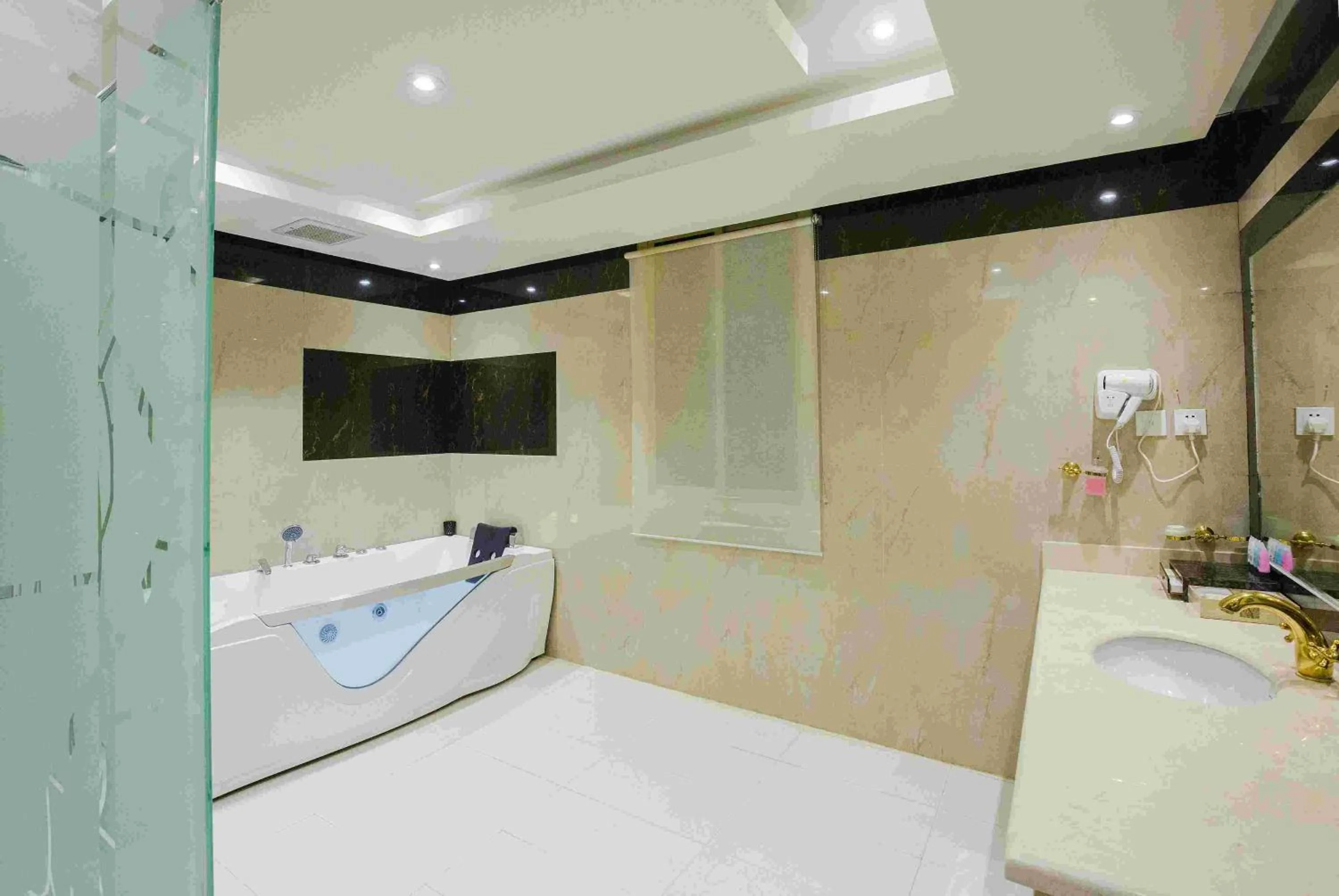 Hot Tub in Rest Night Serviced Apartments- AlHamra