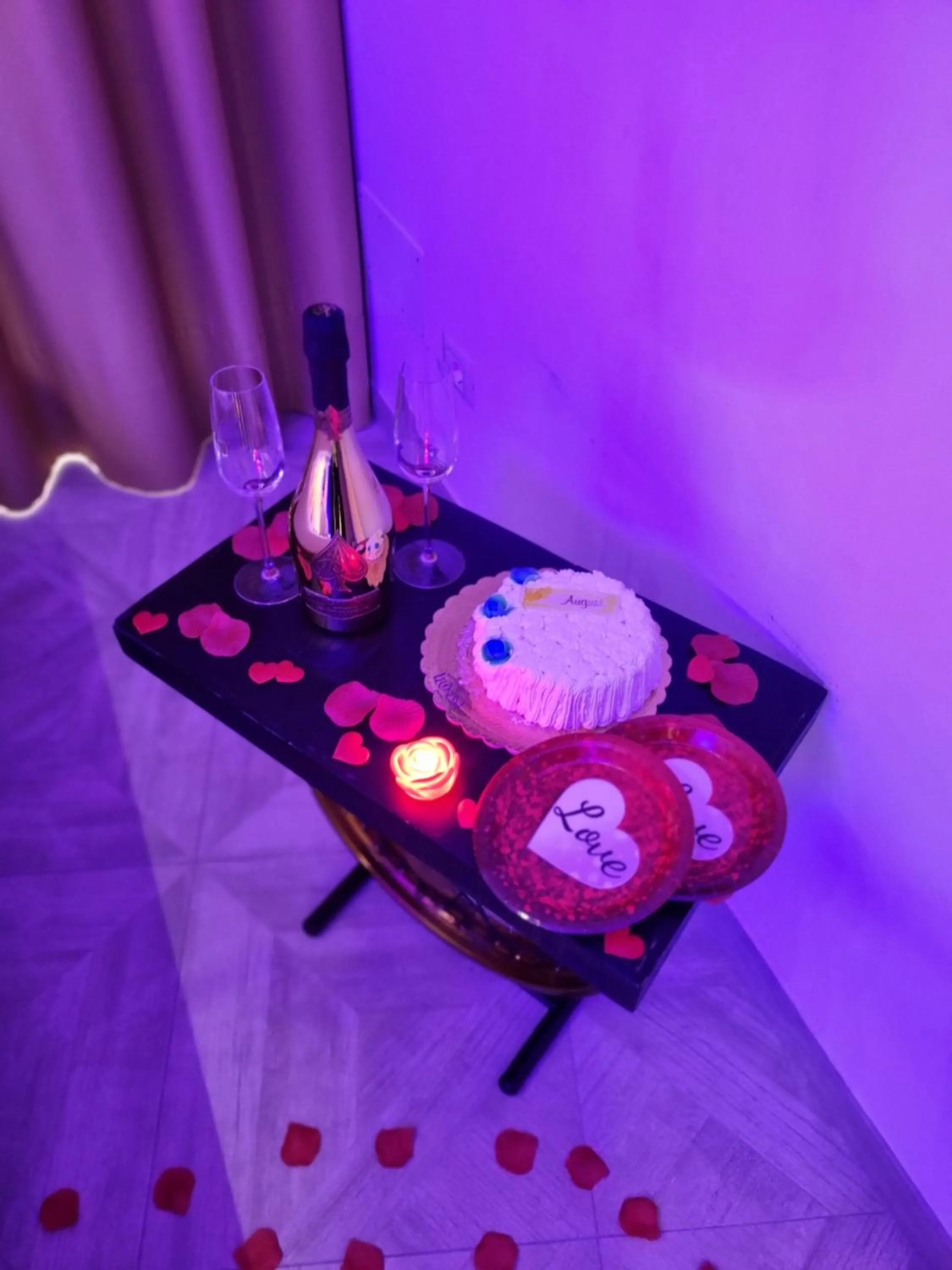 Twin Towers Naples Luxury