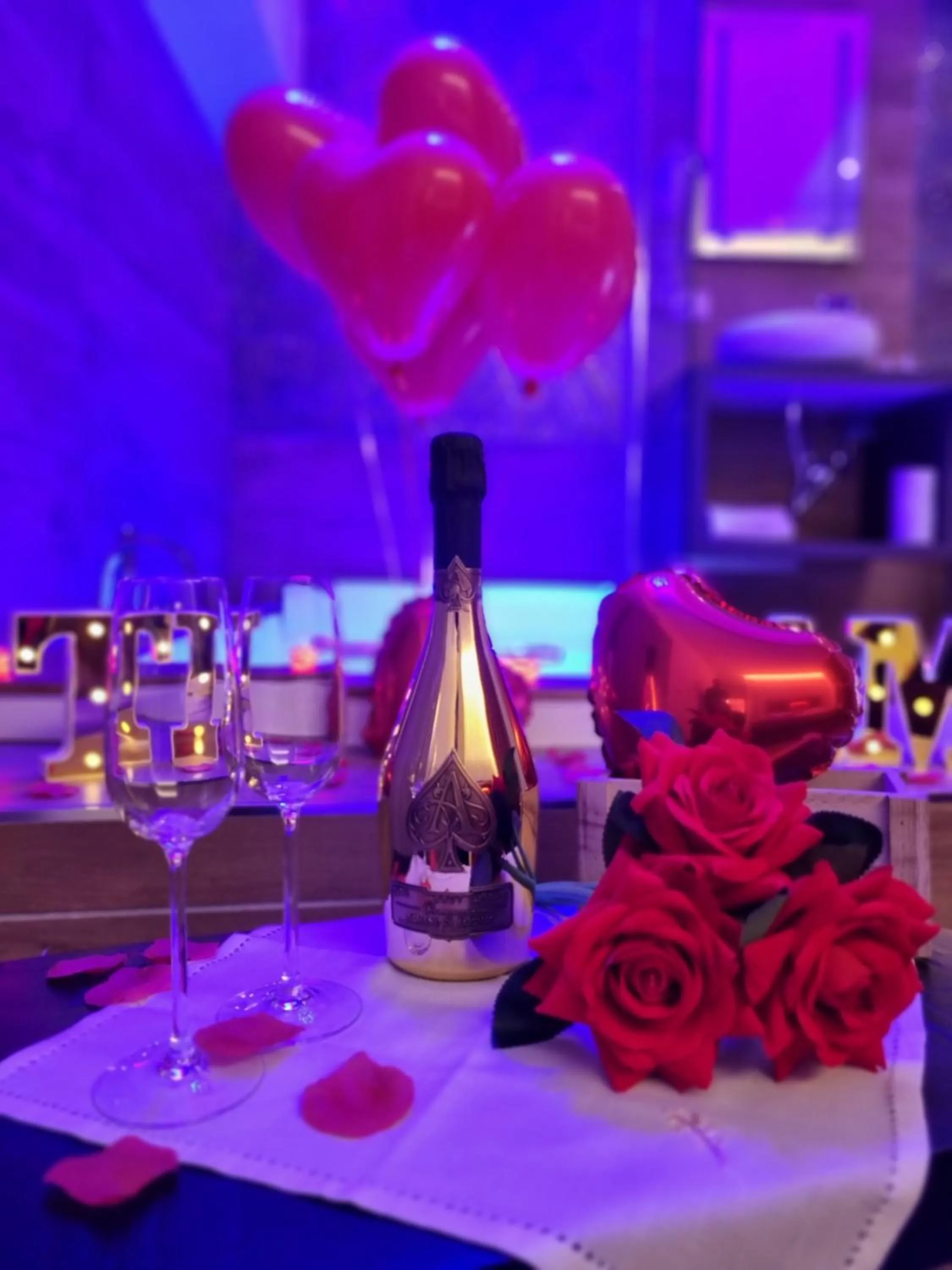 Twin Towers Naples Luxury