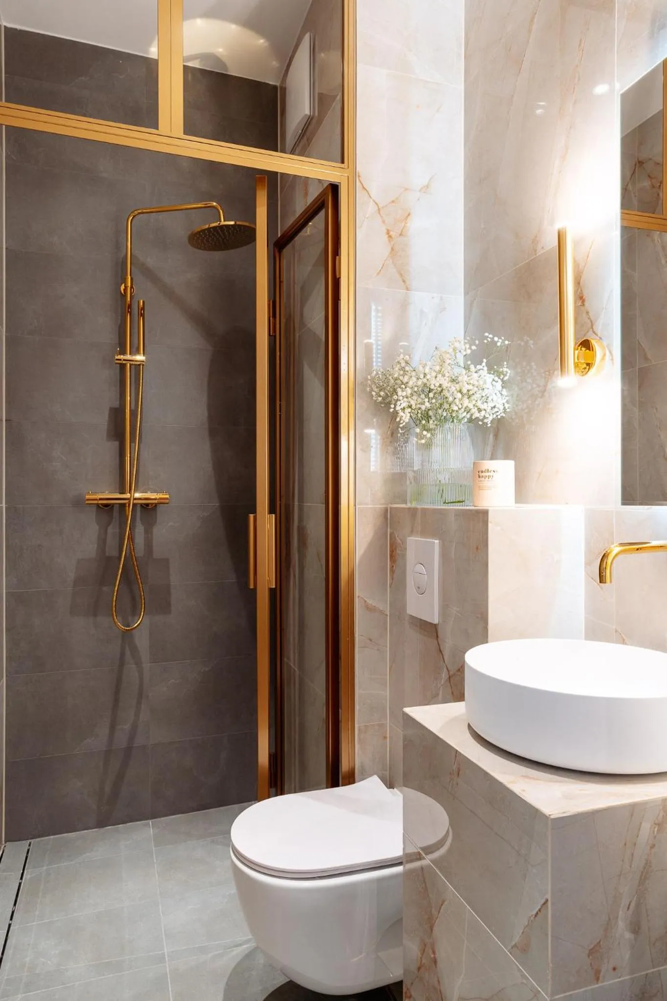 Shower in Warsaw Story - LoftAffair Collection