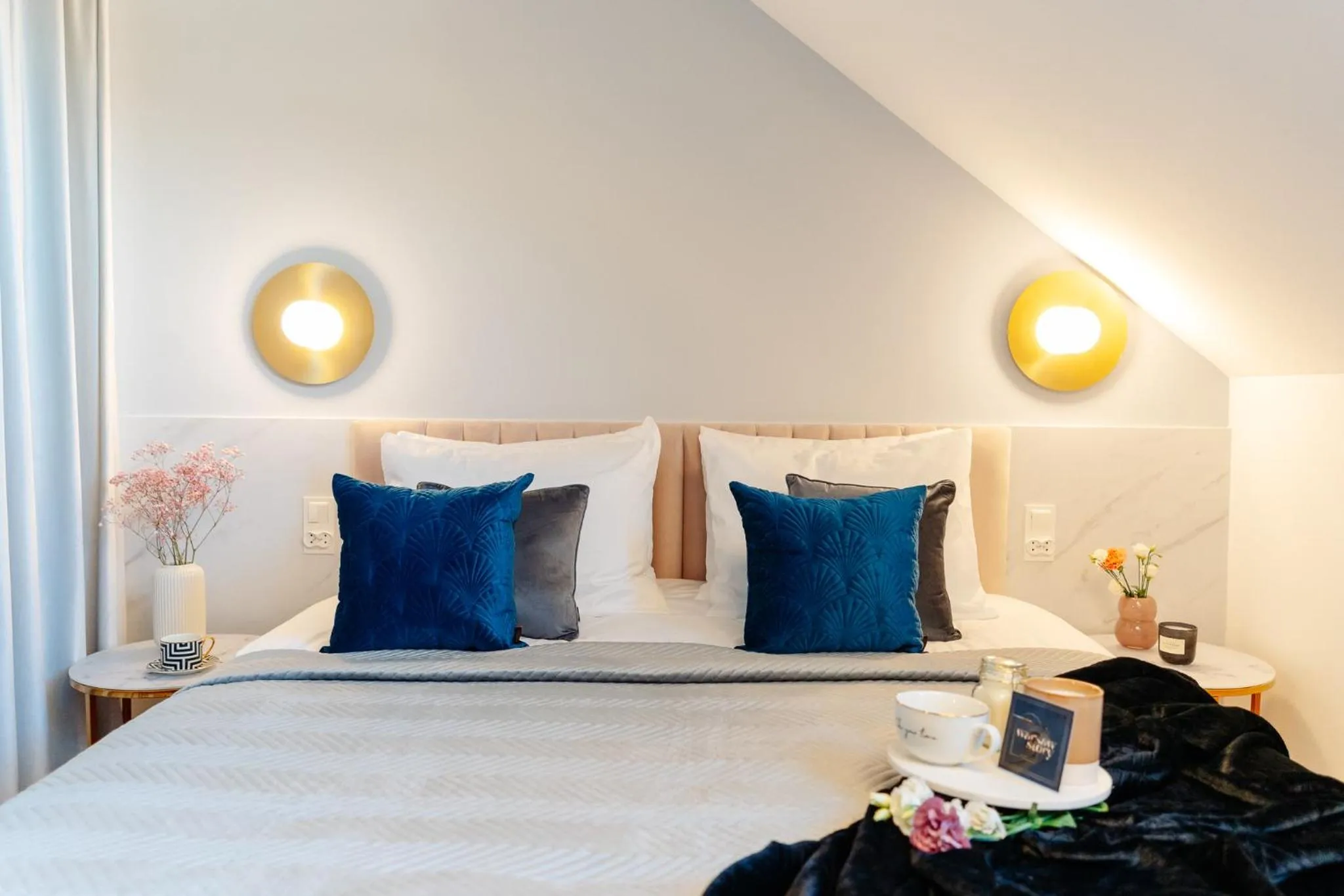 Bed in Warsaw Story - LoftAffair Collection