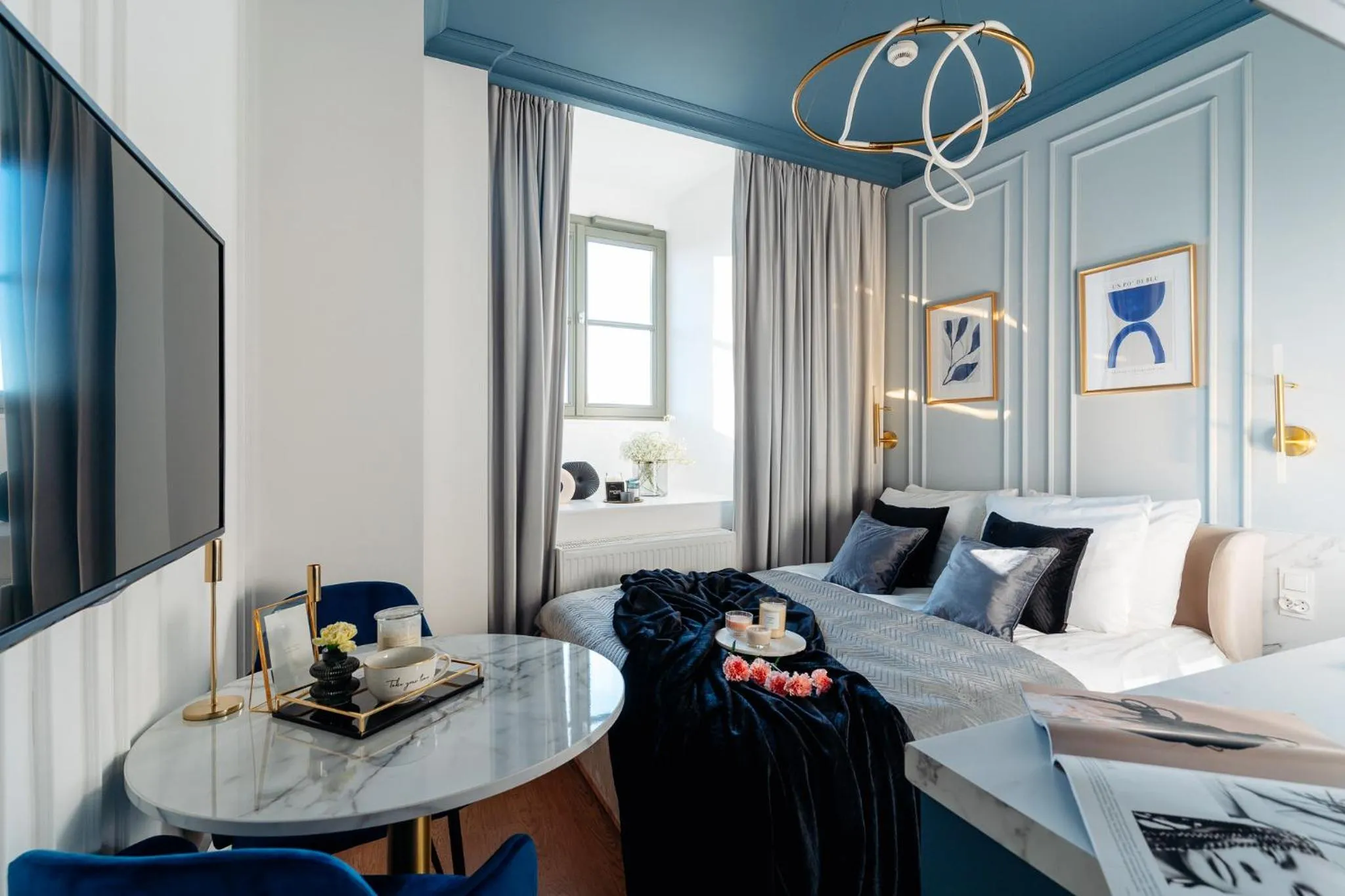 TV and multimedia, Bed in Warsaw Story - LoftAffair Collection