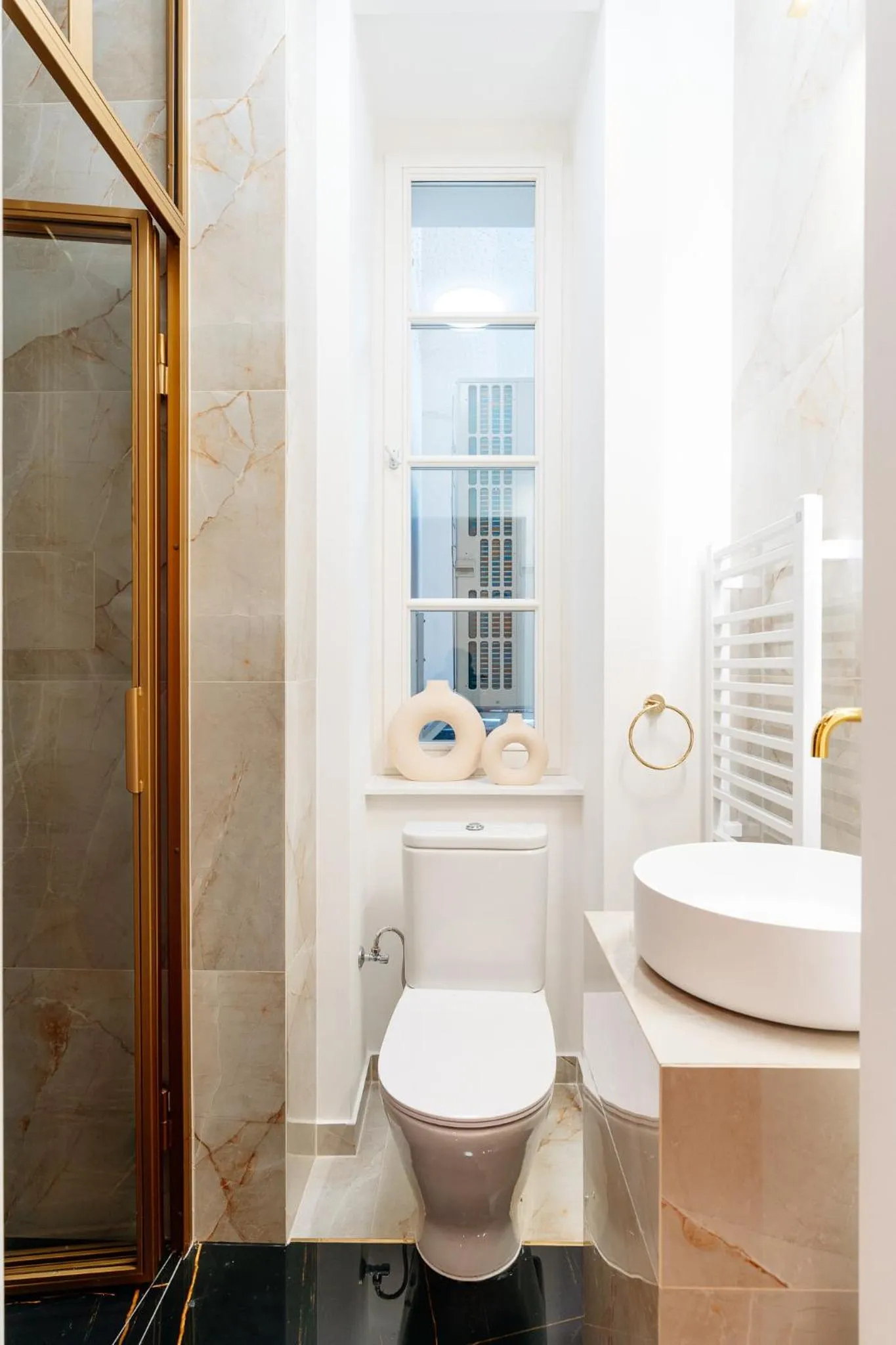 Shower in Warsaw Story - LoftAffair Collection