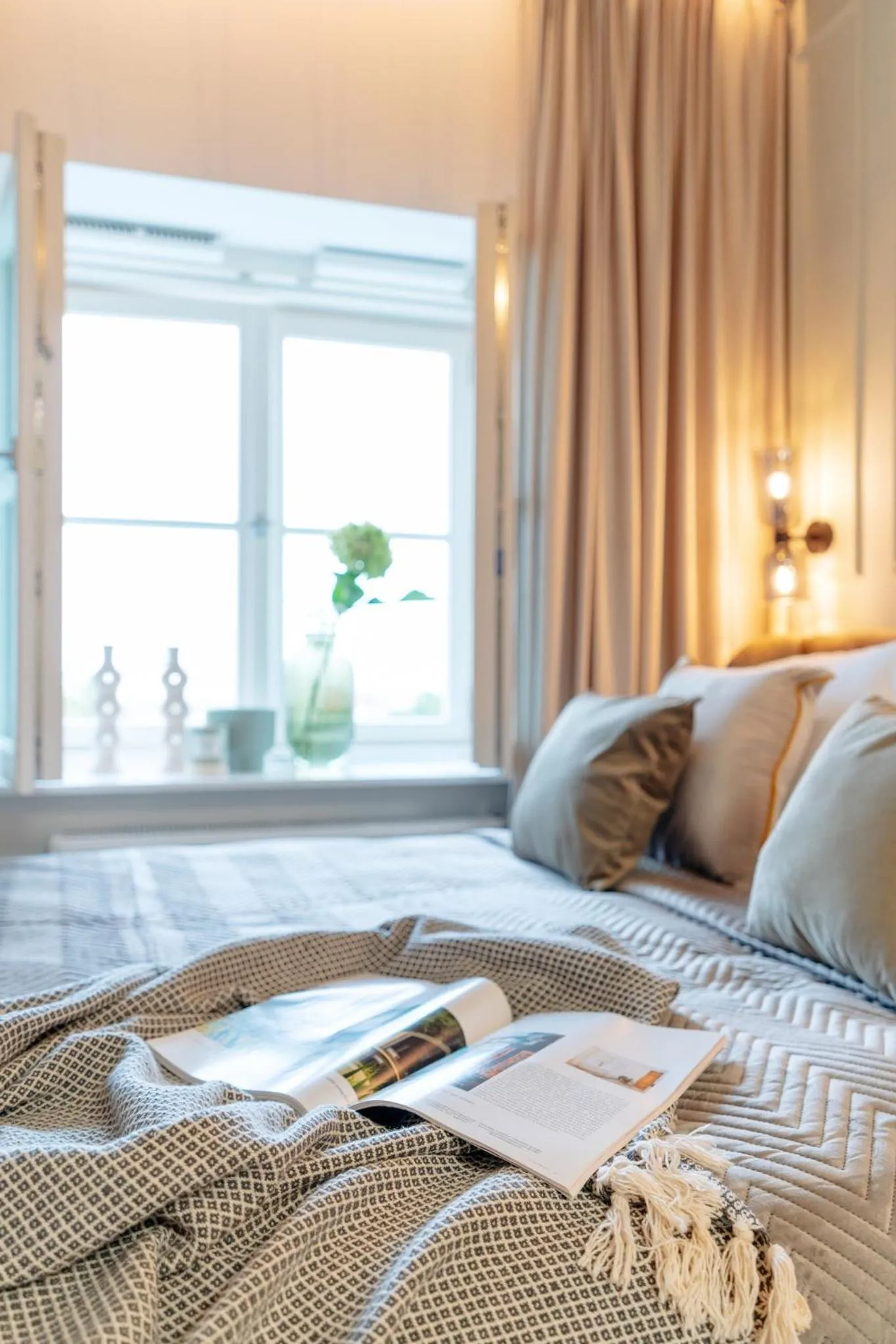 Bed in Warsaw Story - LoftAffair Collection