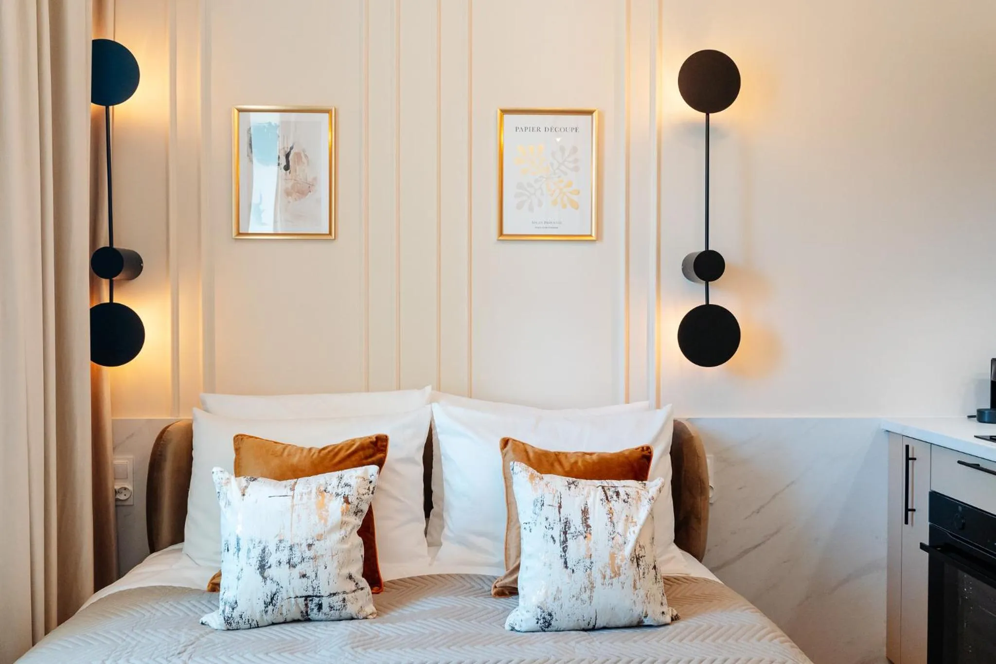 Bed in Warsaw Story - LoftAffair Collection