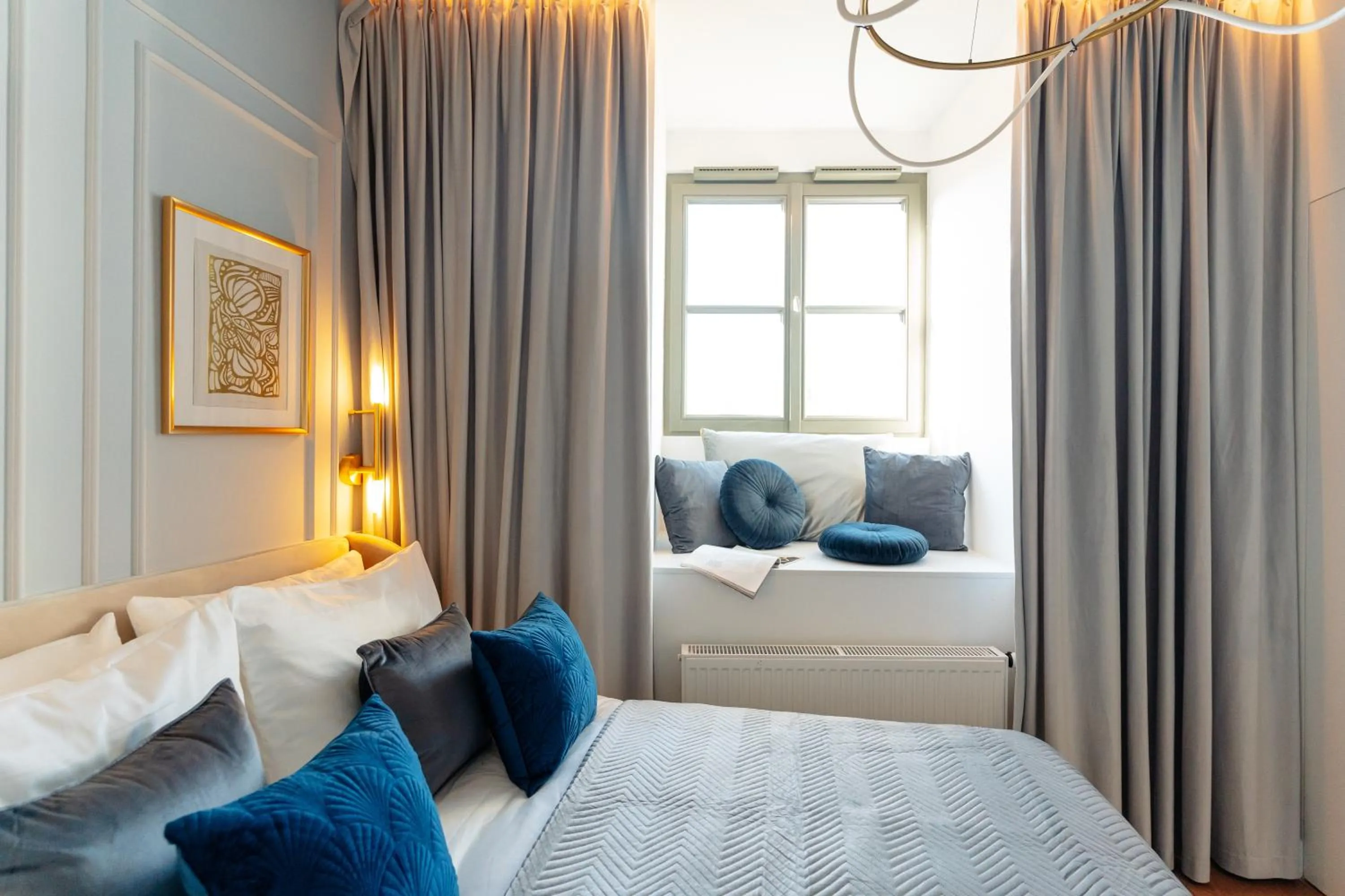 Bed in Warsaw Story - LoftAffair Collection