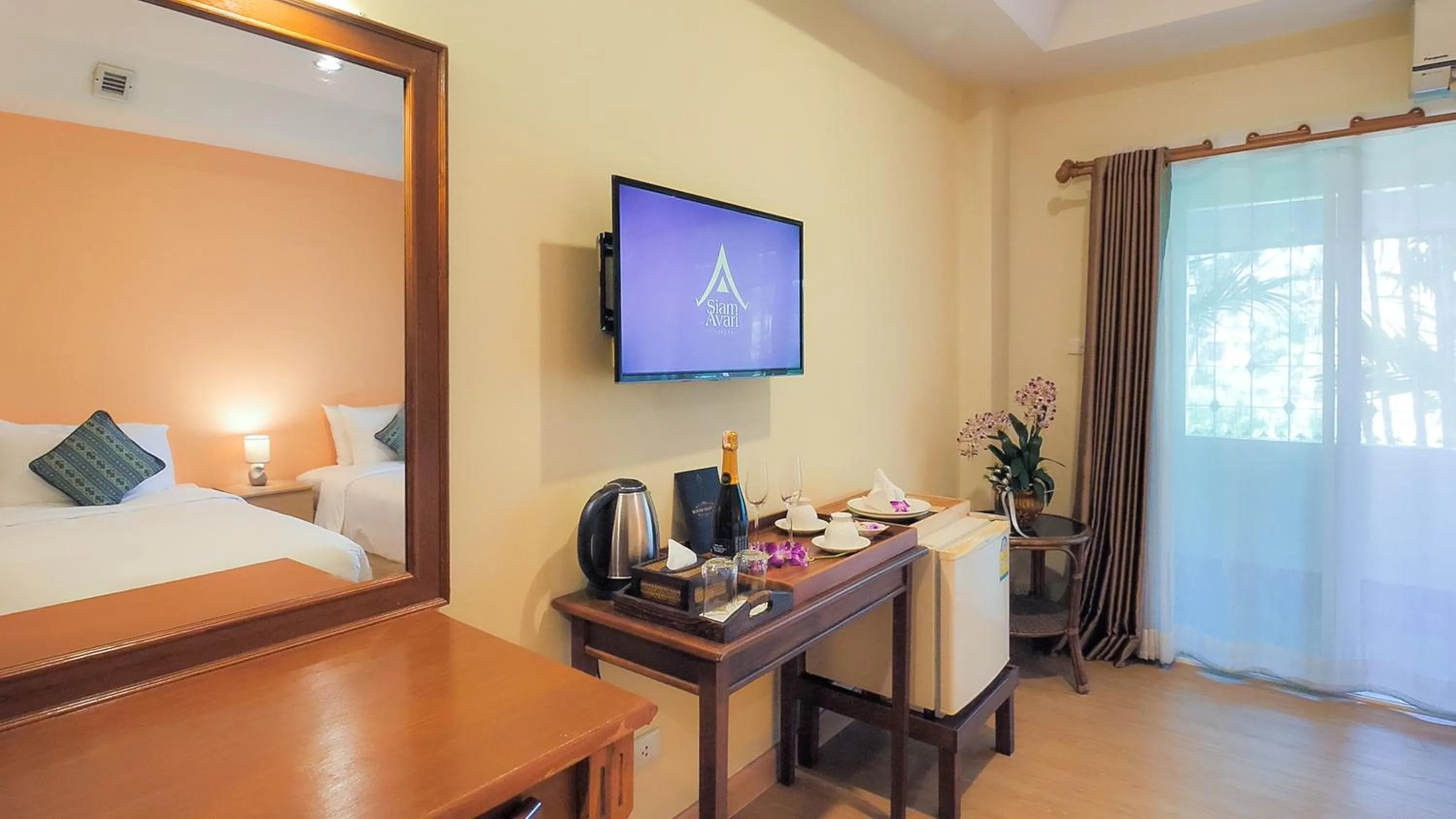 TV and multimedia in Siam Avari Hotel, Chiang Rai