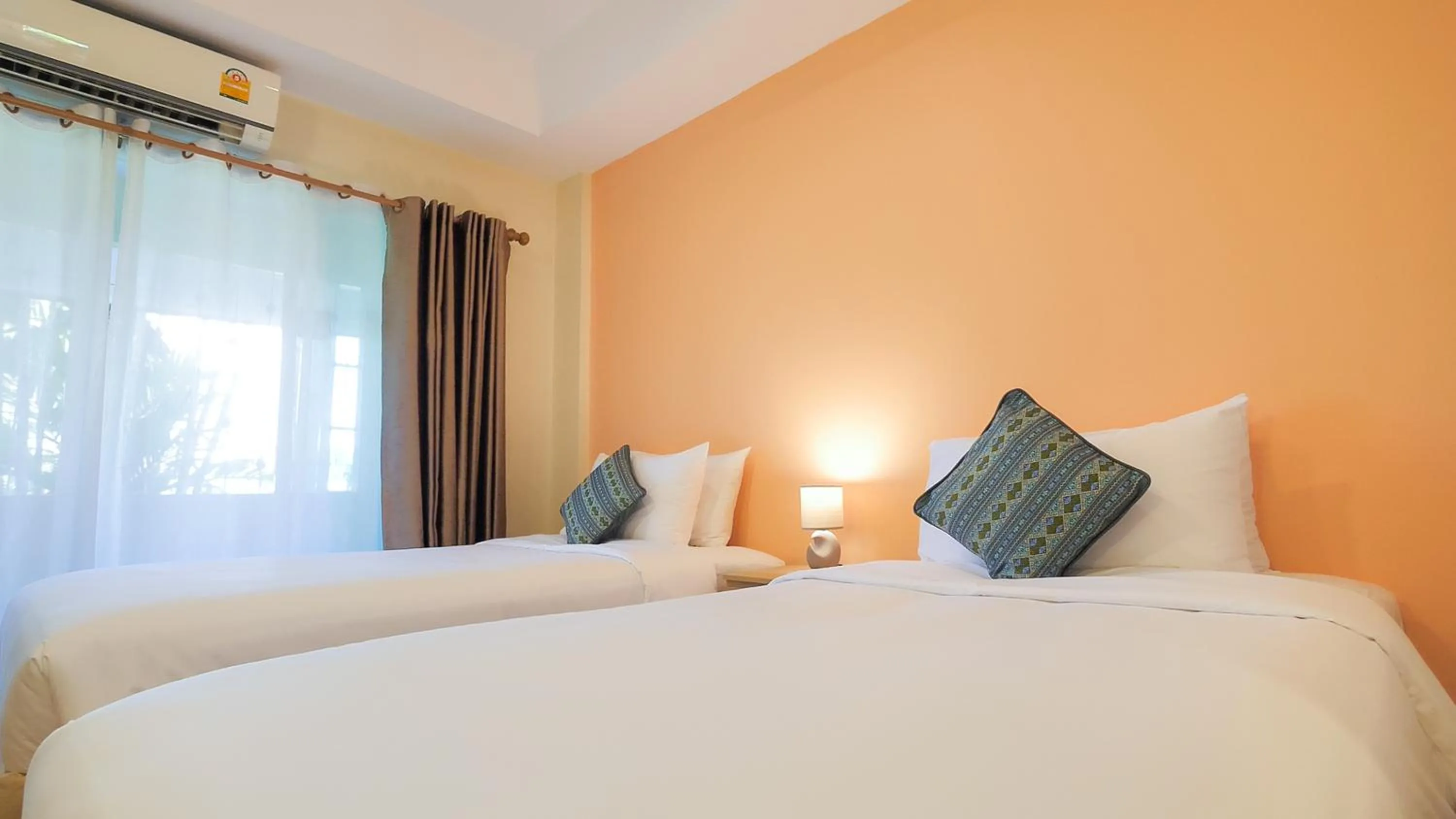 Bedroom in Siam Avari Hotel, Chiang Rai