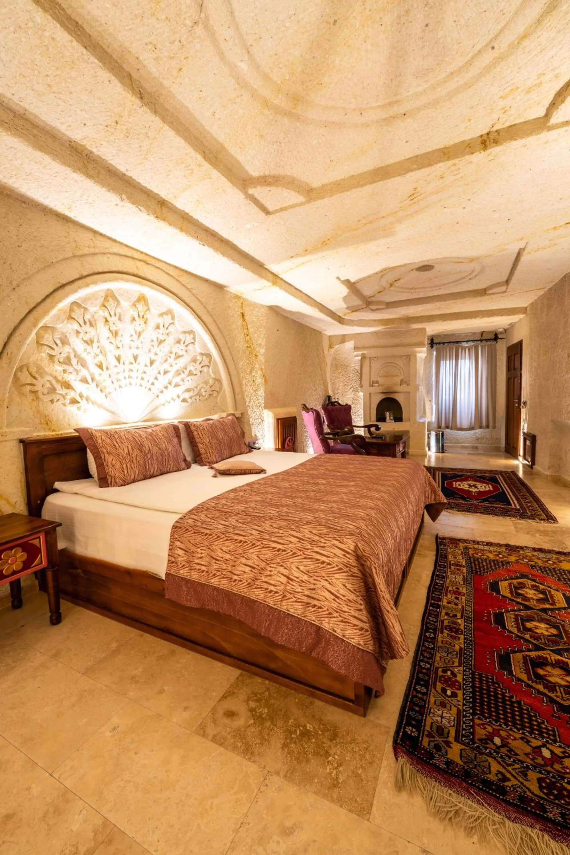 Photo of the whole room, Bed in Cappadocia Sweet Cave