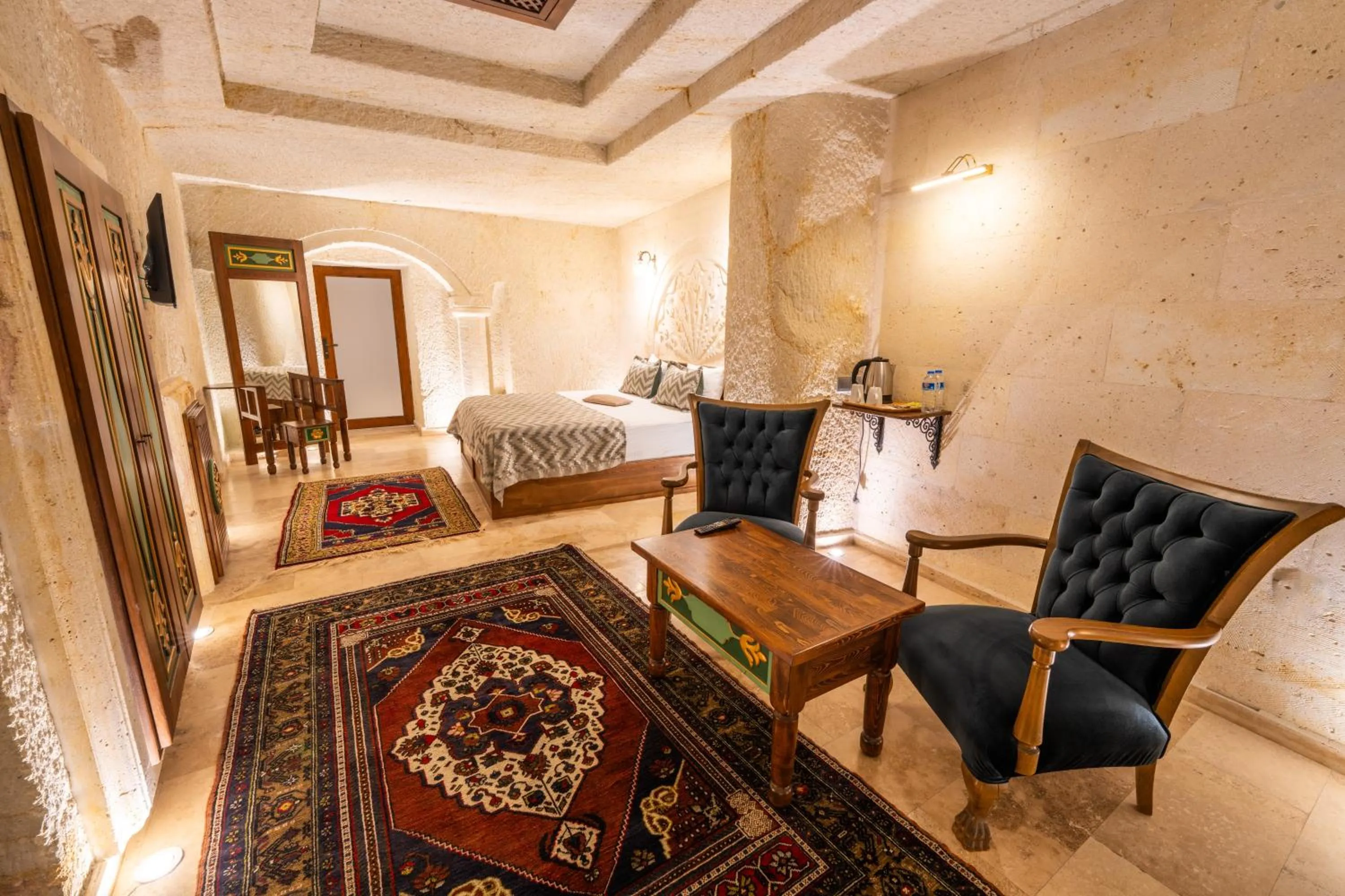 Photo of the whole room, Bed in Cappadocia Sweet Cave