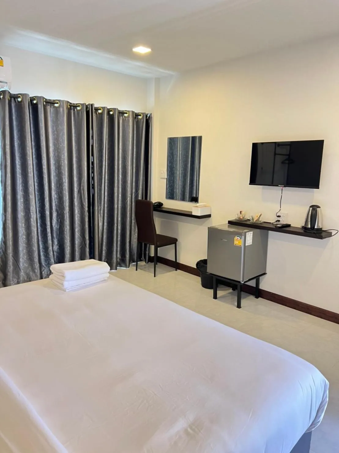 Bedroom in see-on place/สีอ่อนเพลส