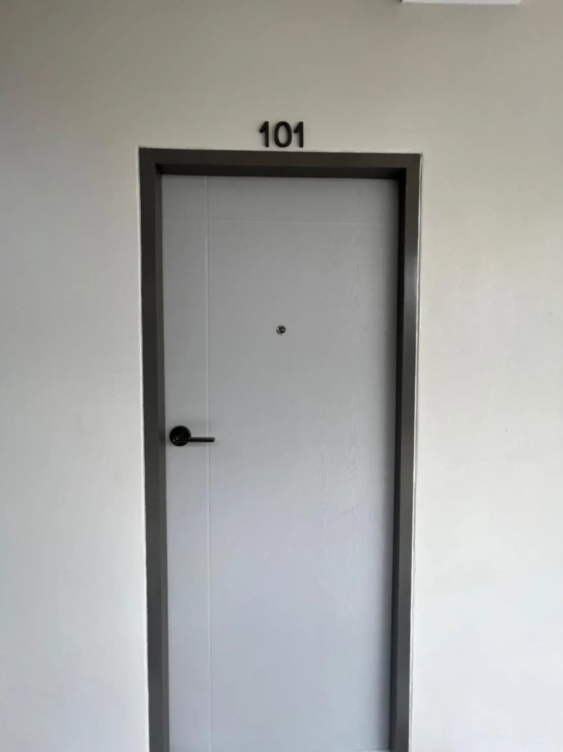 Property building in see-on place/สีอ่อนเพลส