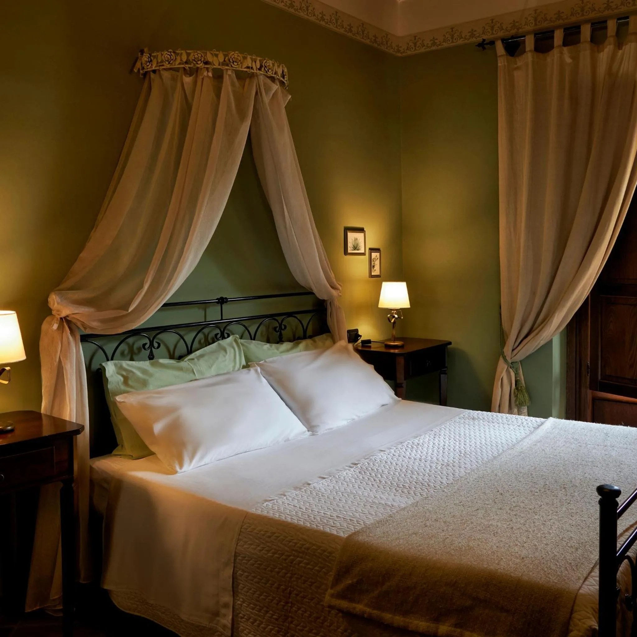 Photo of the whole room, Bed in Piana la Gatta
