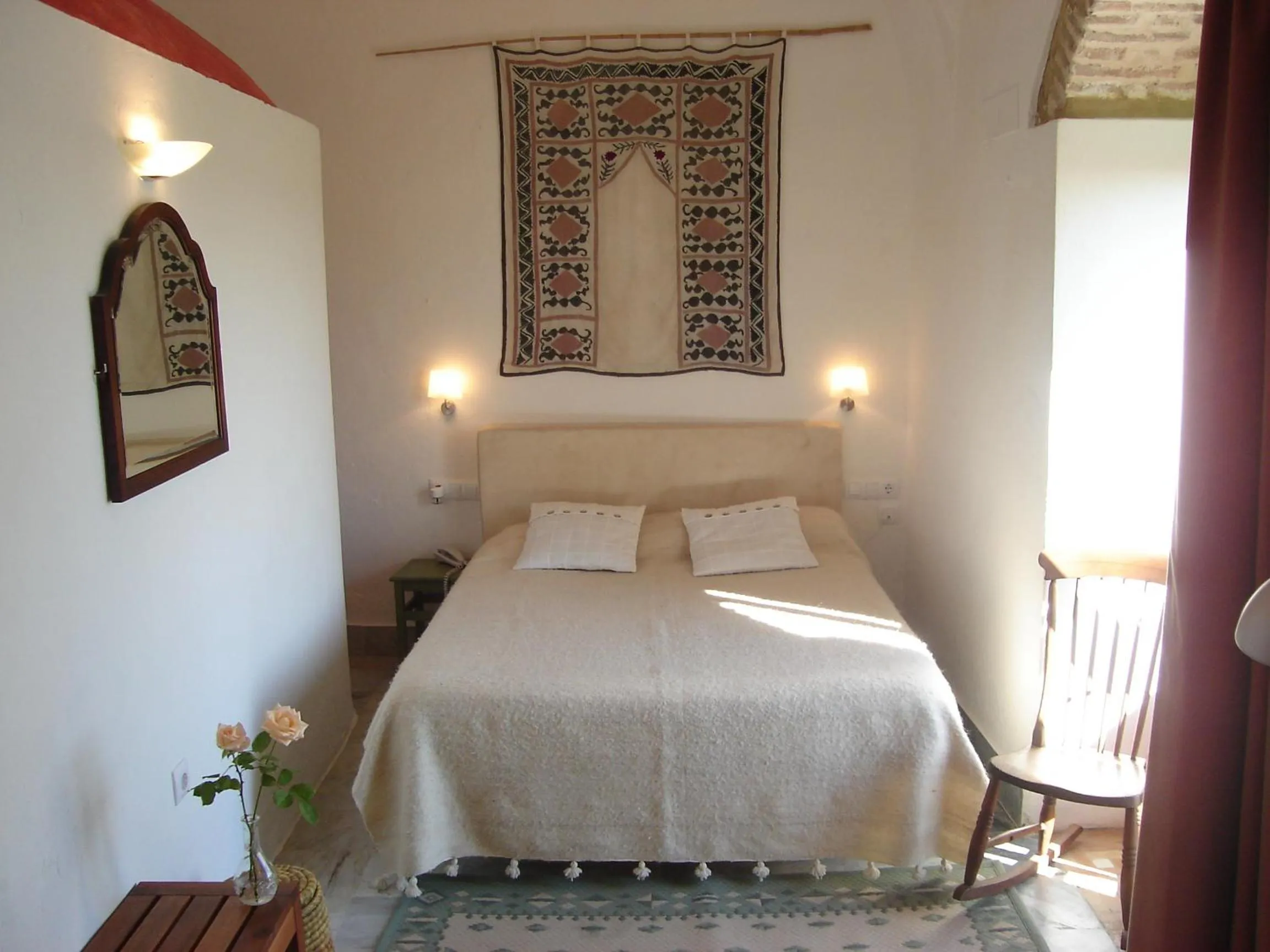 Photo of the whole room, Bed in La Casa Grande
