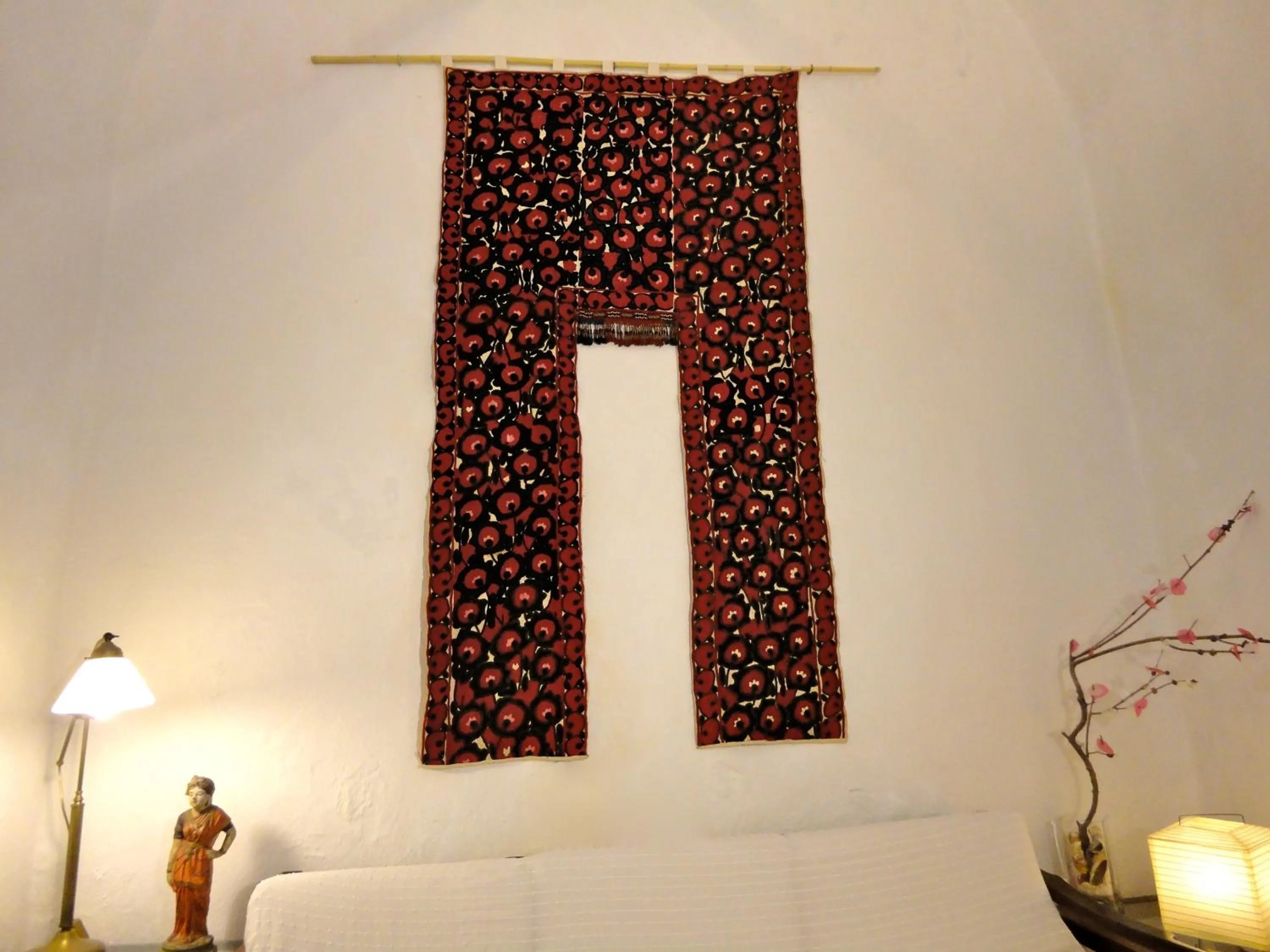 Library, Bed in La Casa Grande