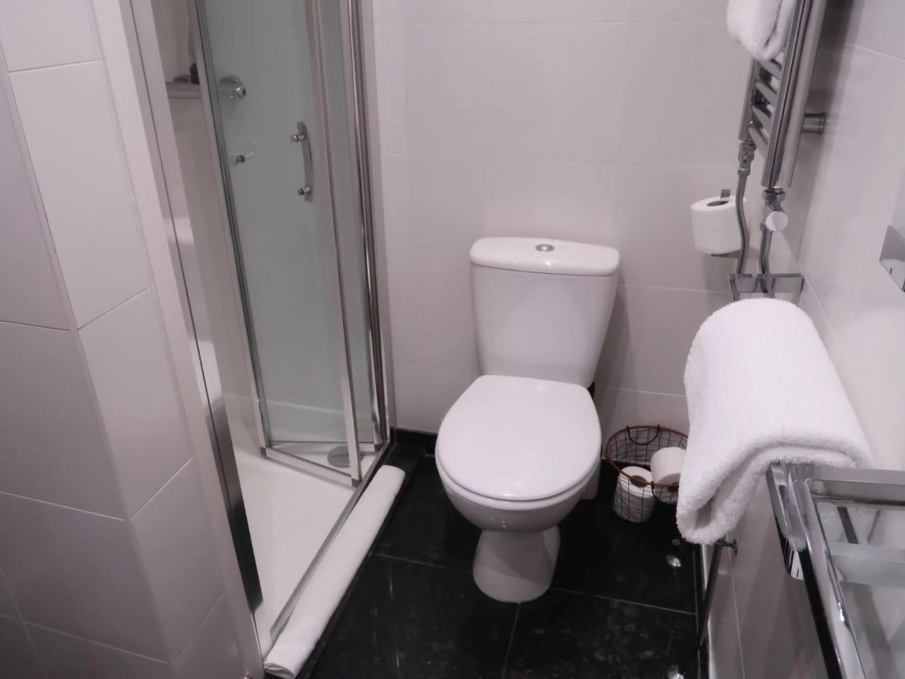 Bathroom in Sun Street Aparthotel