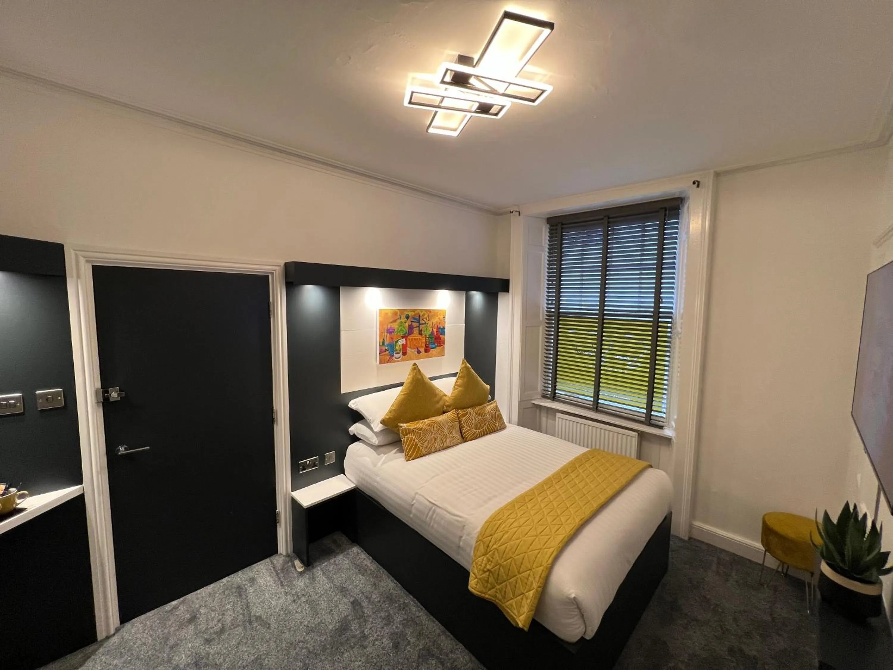 Photo of the whole room, Bed in Sun Street Aparthotel