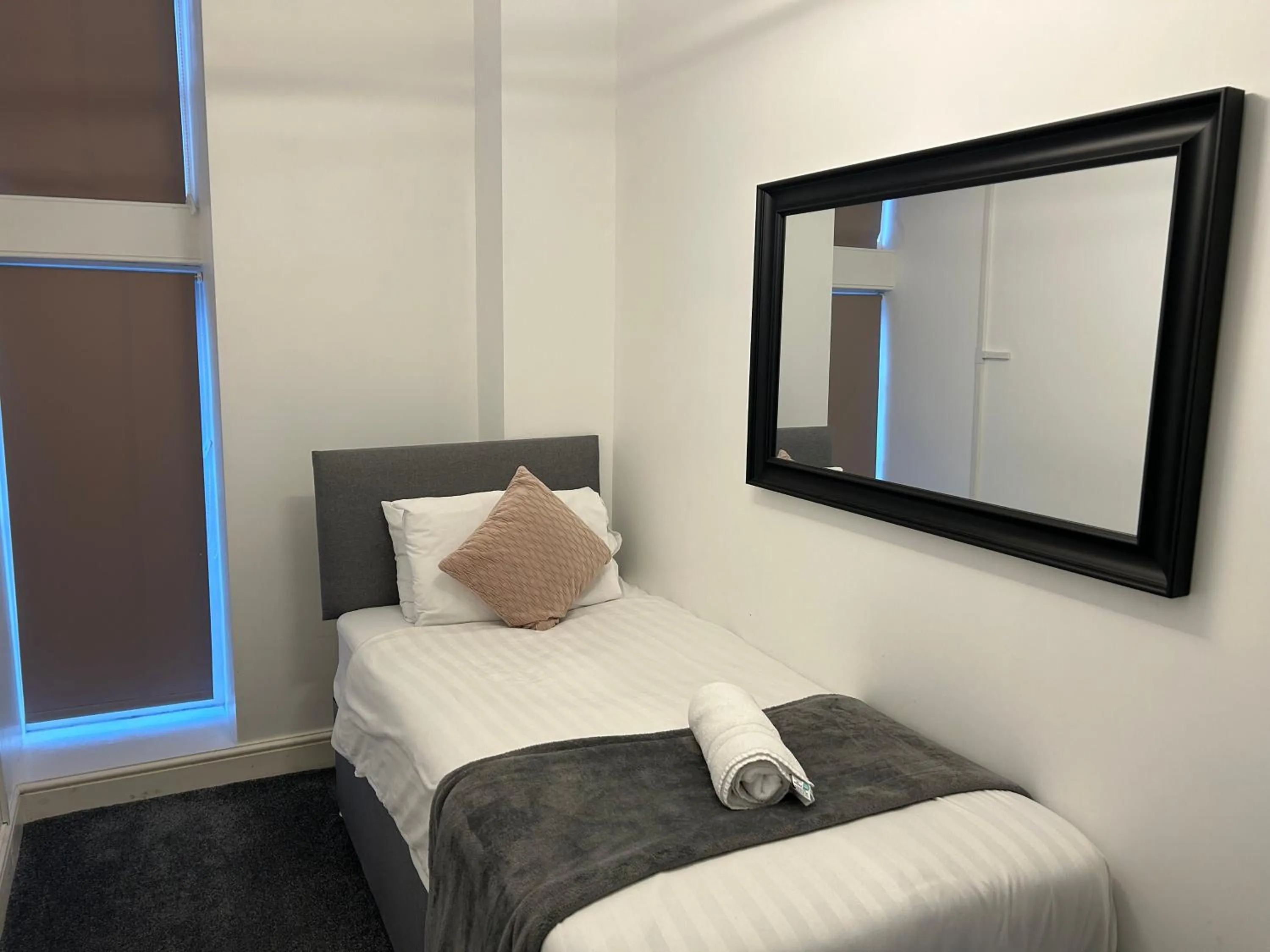 Bed in Sun Street Aparthotel