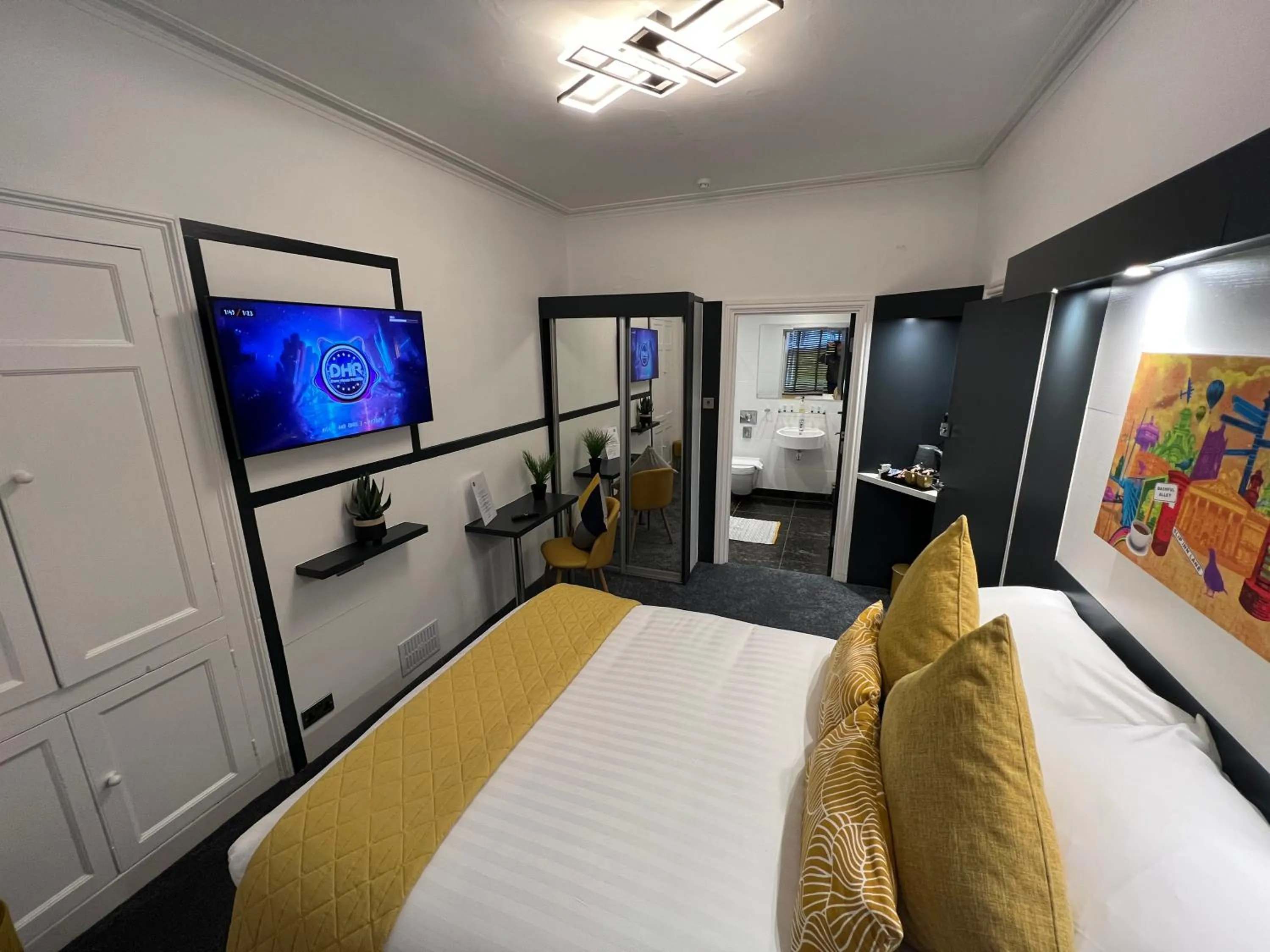 Photo of the whole room, Bed in Sun Street Aparthotel