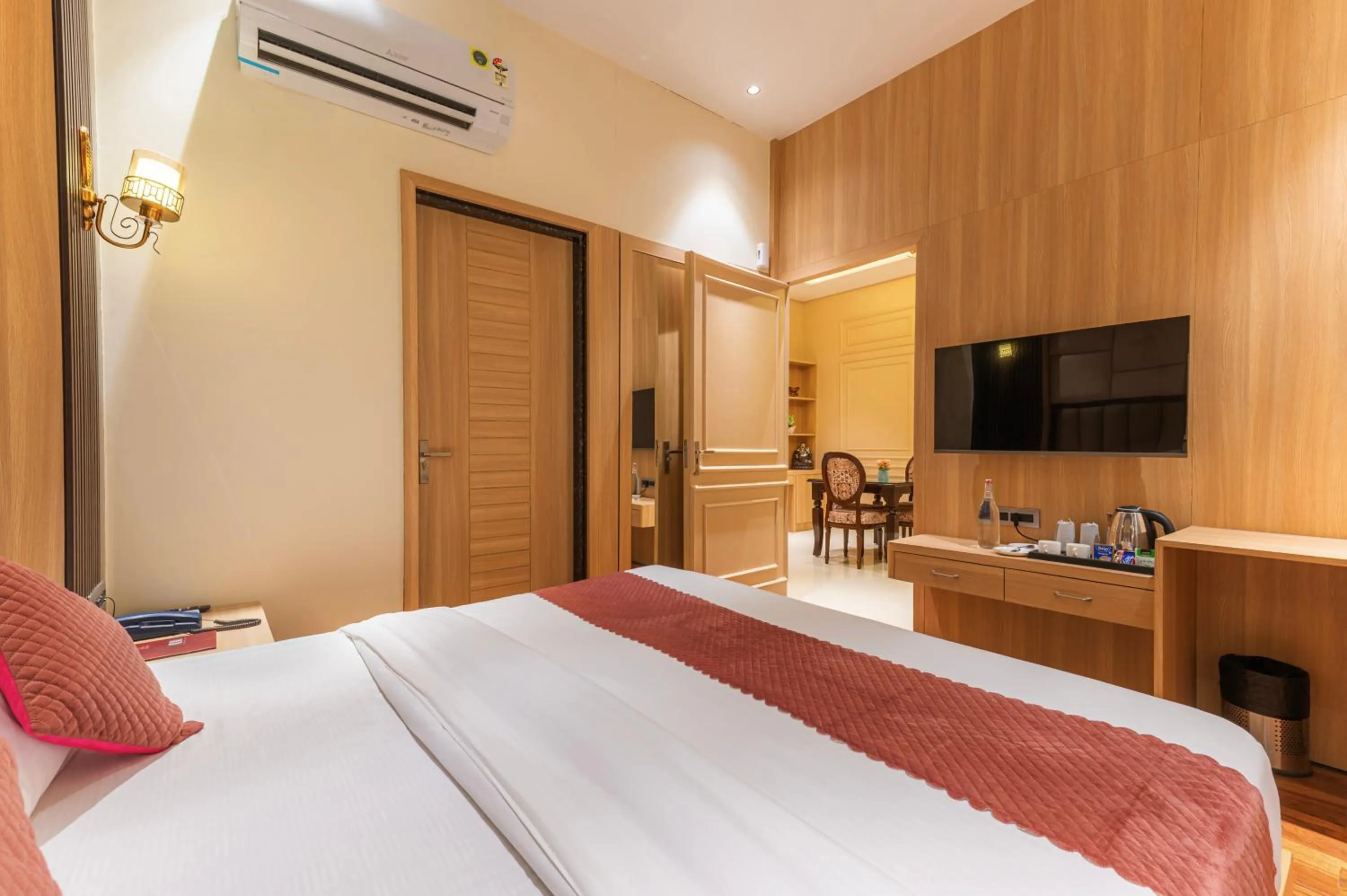 Bedroom, Bed in Hotel Prime Safari