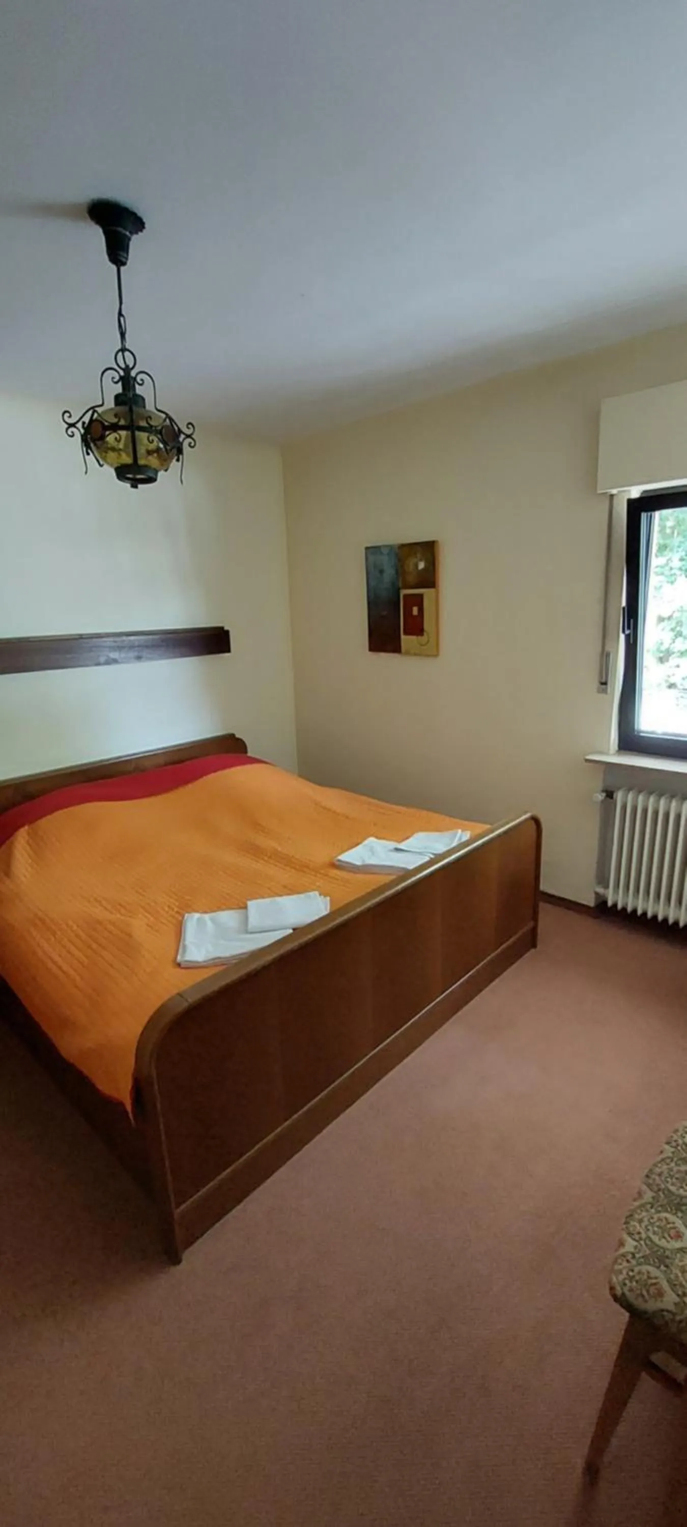 Bed in Black Bear Bikers Pub-Hotel