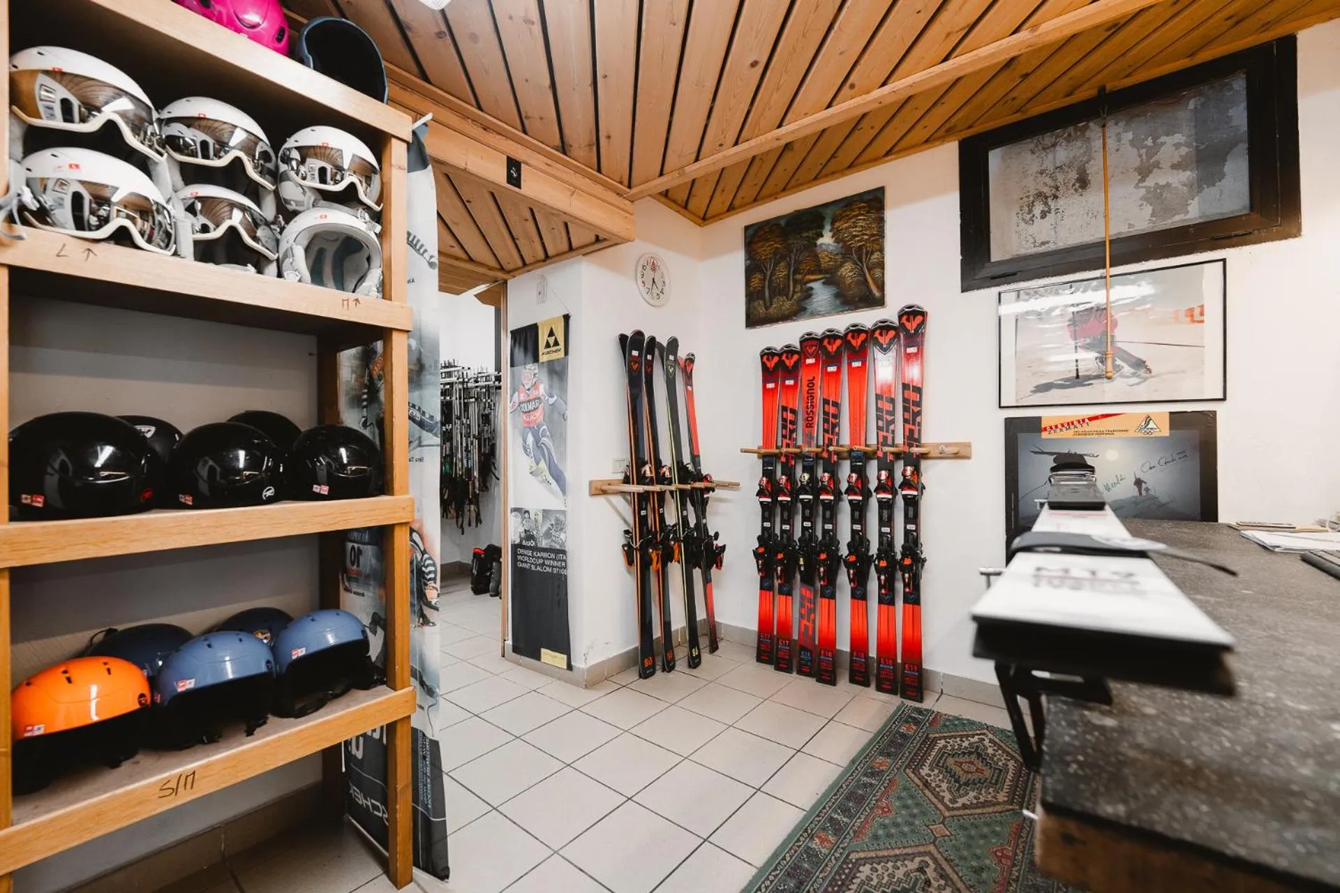 Skiing in Sertorelli Sporthotel