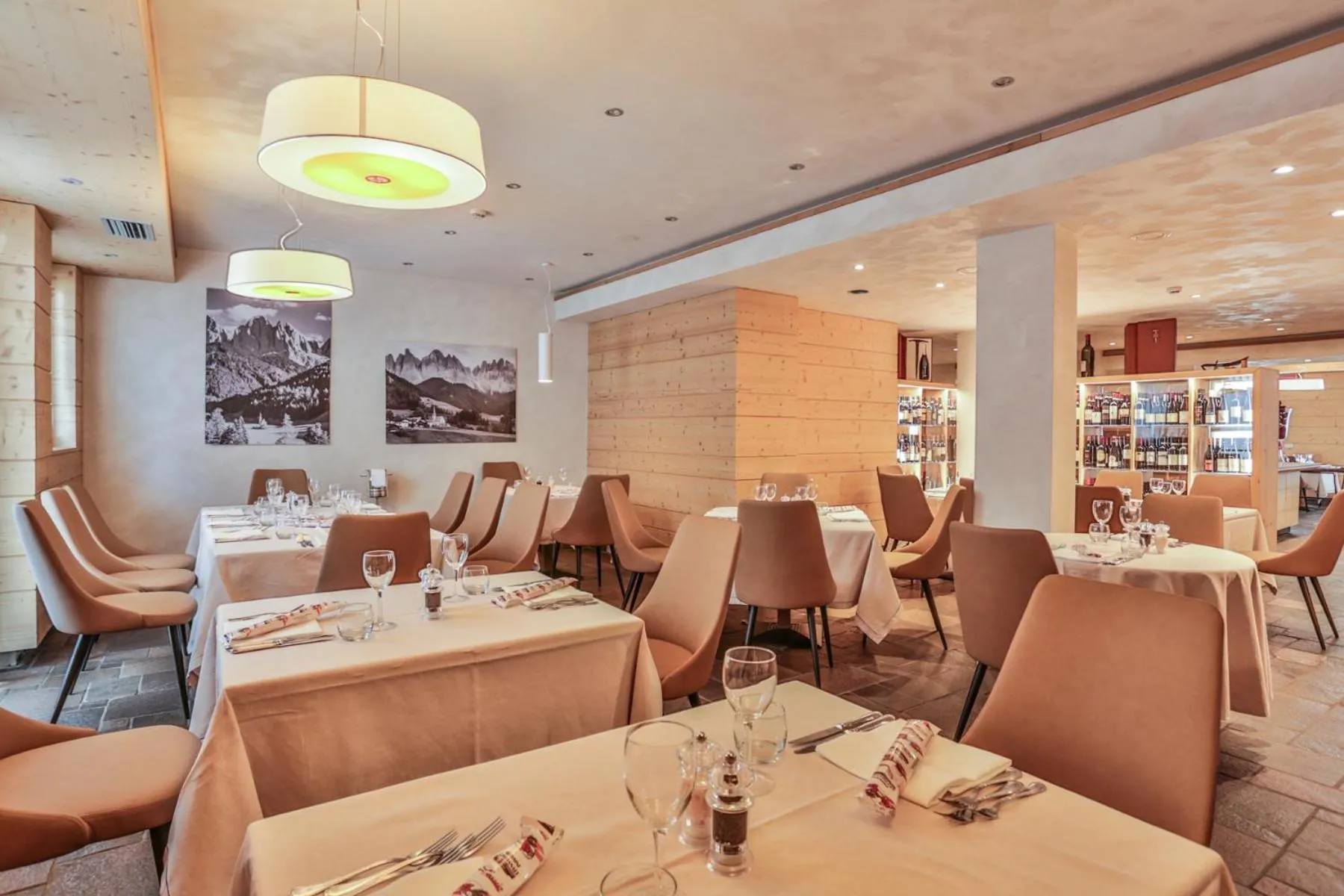 Restaurant/places to eat in Sertorelli Sporthotel