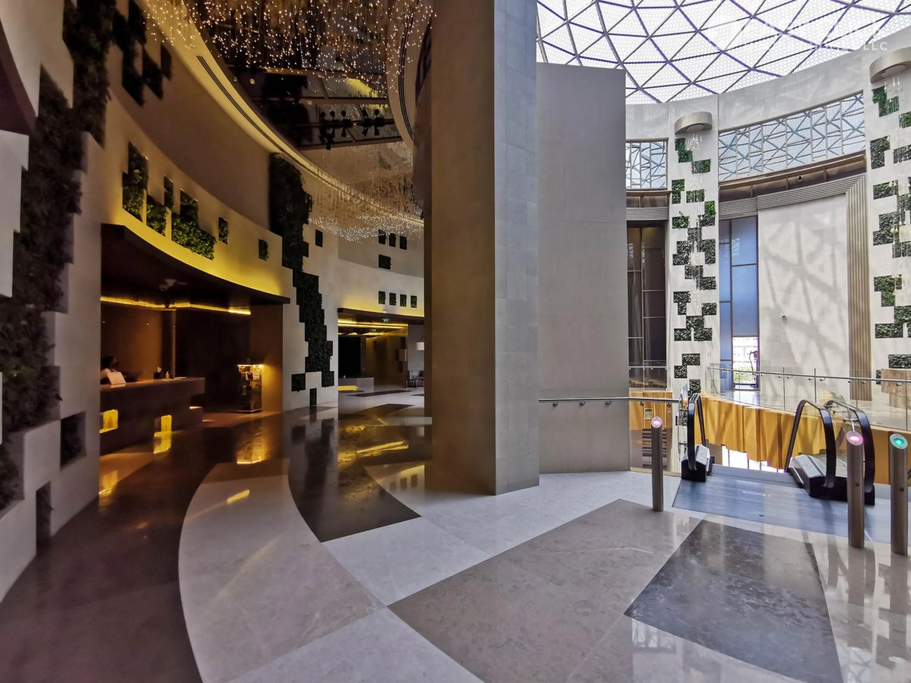 Restaurant/places to eat in Easy Click - Creek Heights Residences 2 Bed Apartment 5 Star