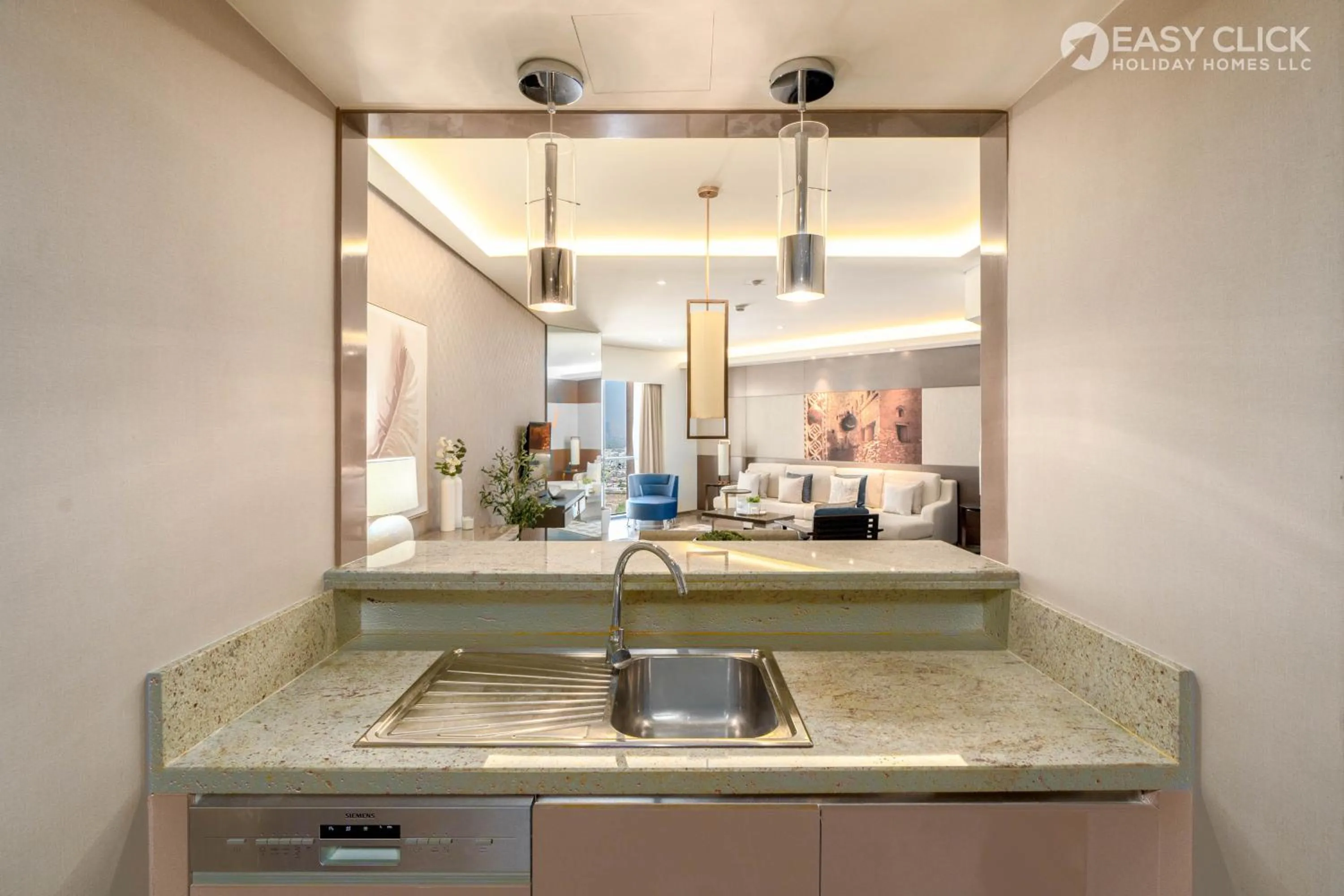 Kitchen or kitchenette in Easy Click - Creek Heights Residences 2 Bed Apartment 5 Star