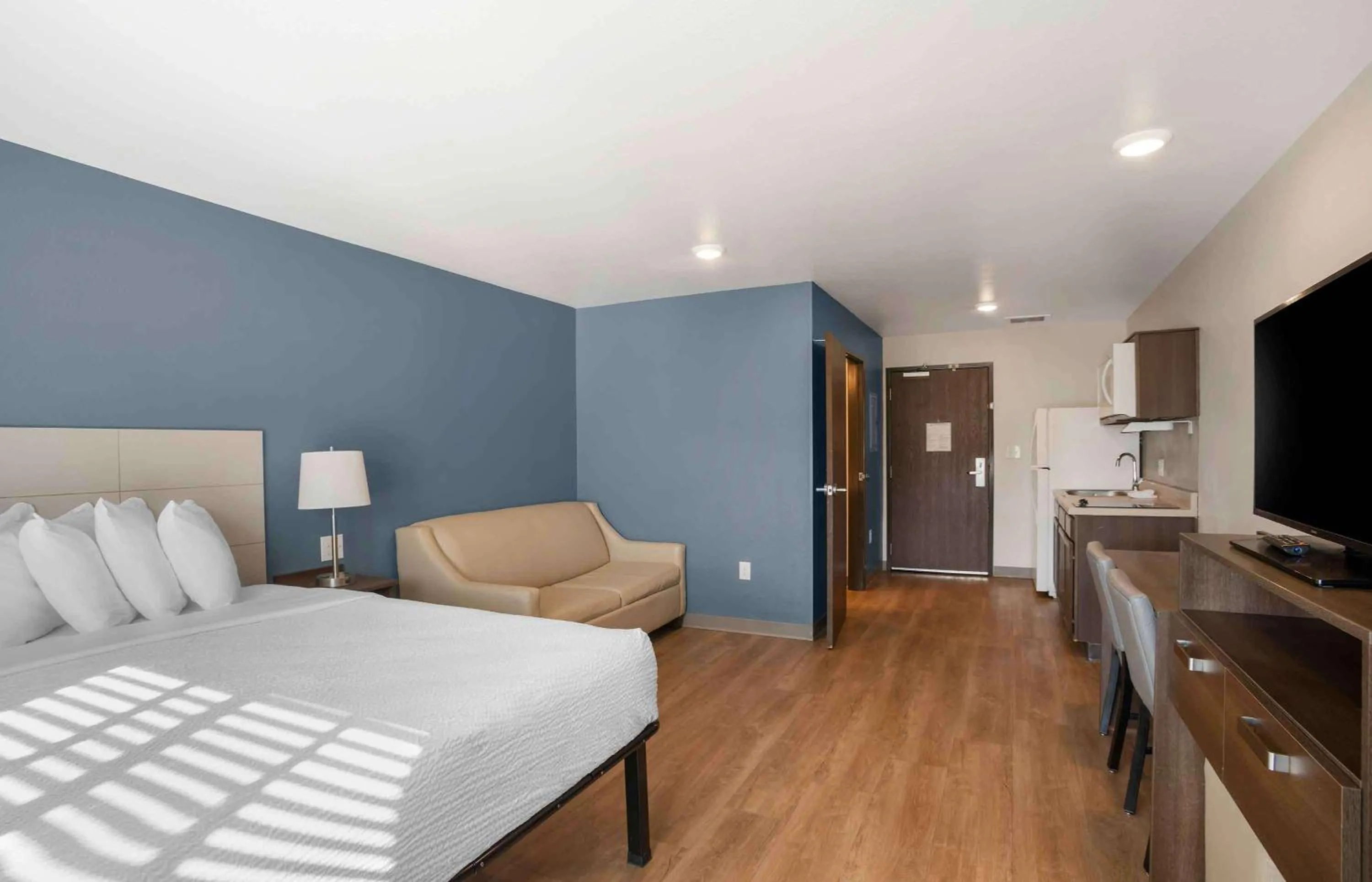 Bedroom, Bed in Extended Stay America Select Suites - Charlotte - Northlake