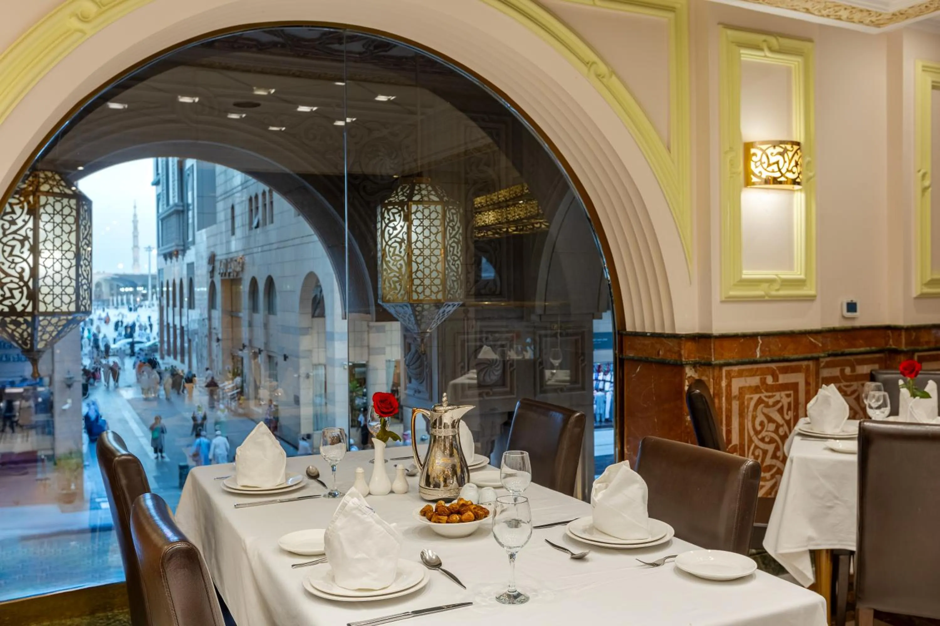 Restaurant/places to eat in Verta Madina Hotel