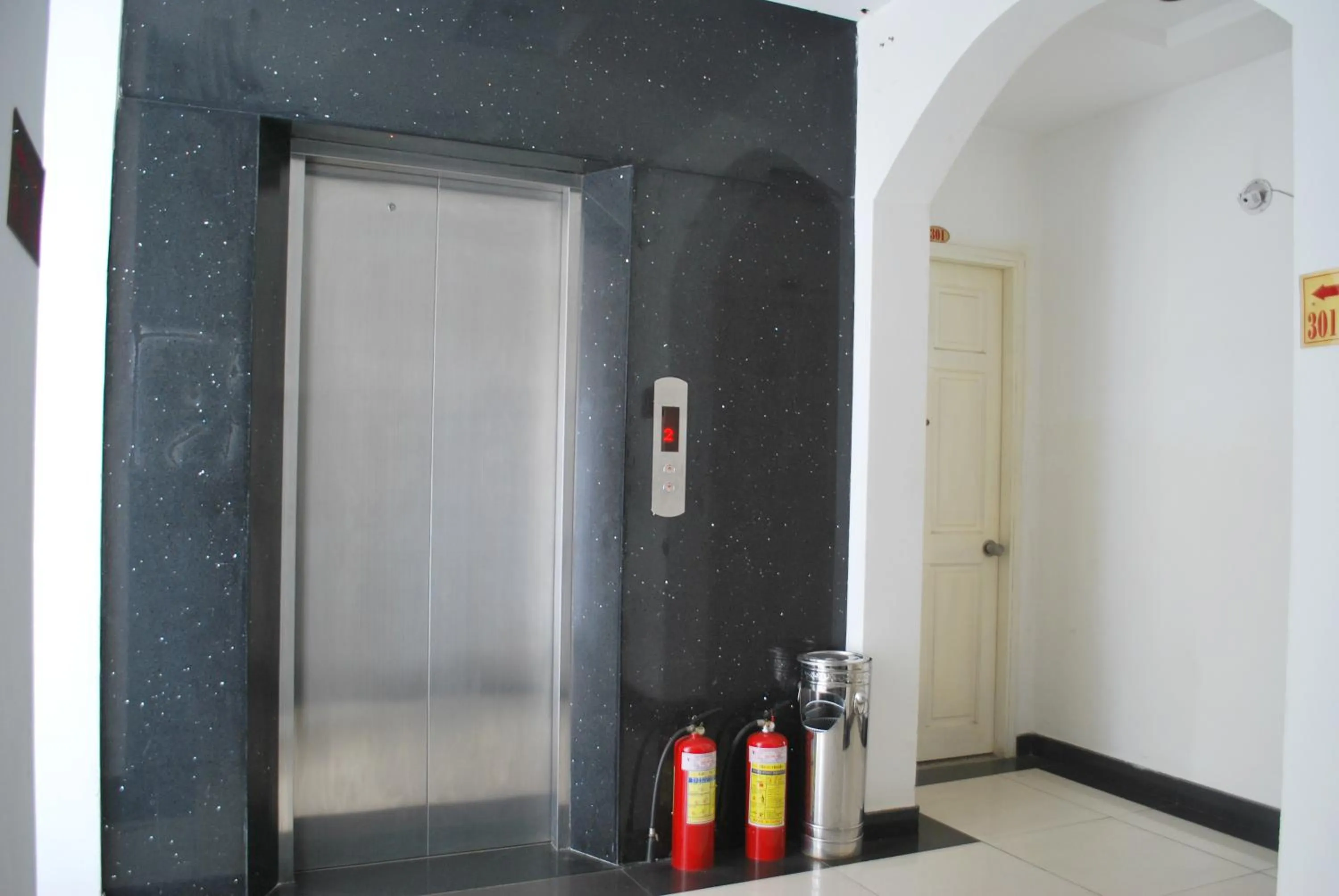 elevator in Lan Anh Hotel