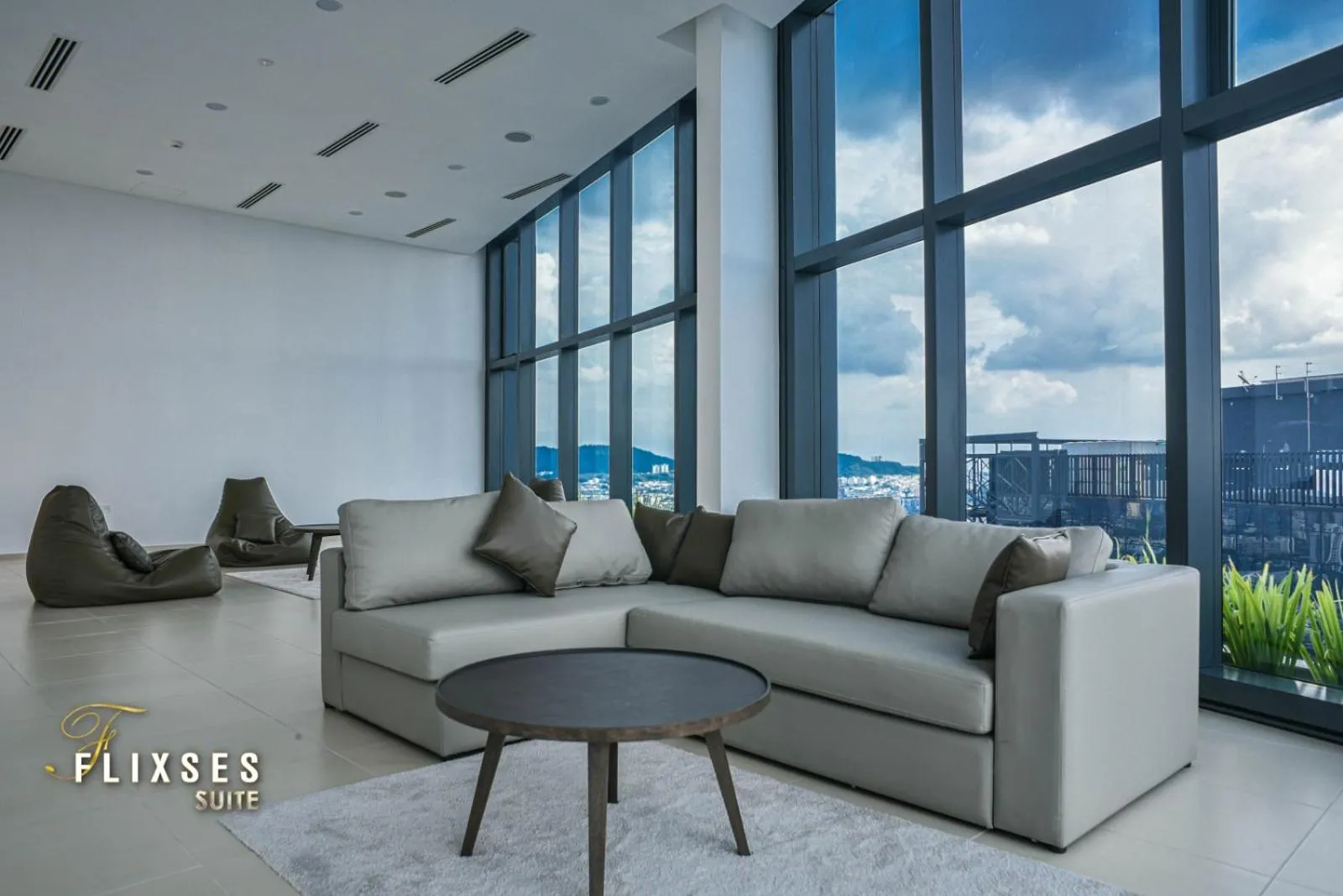 Day in Eaton Residence KLCC By Flixses