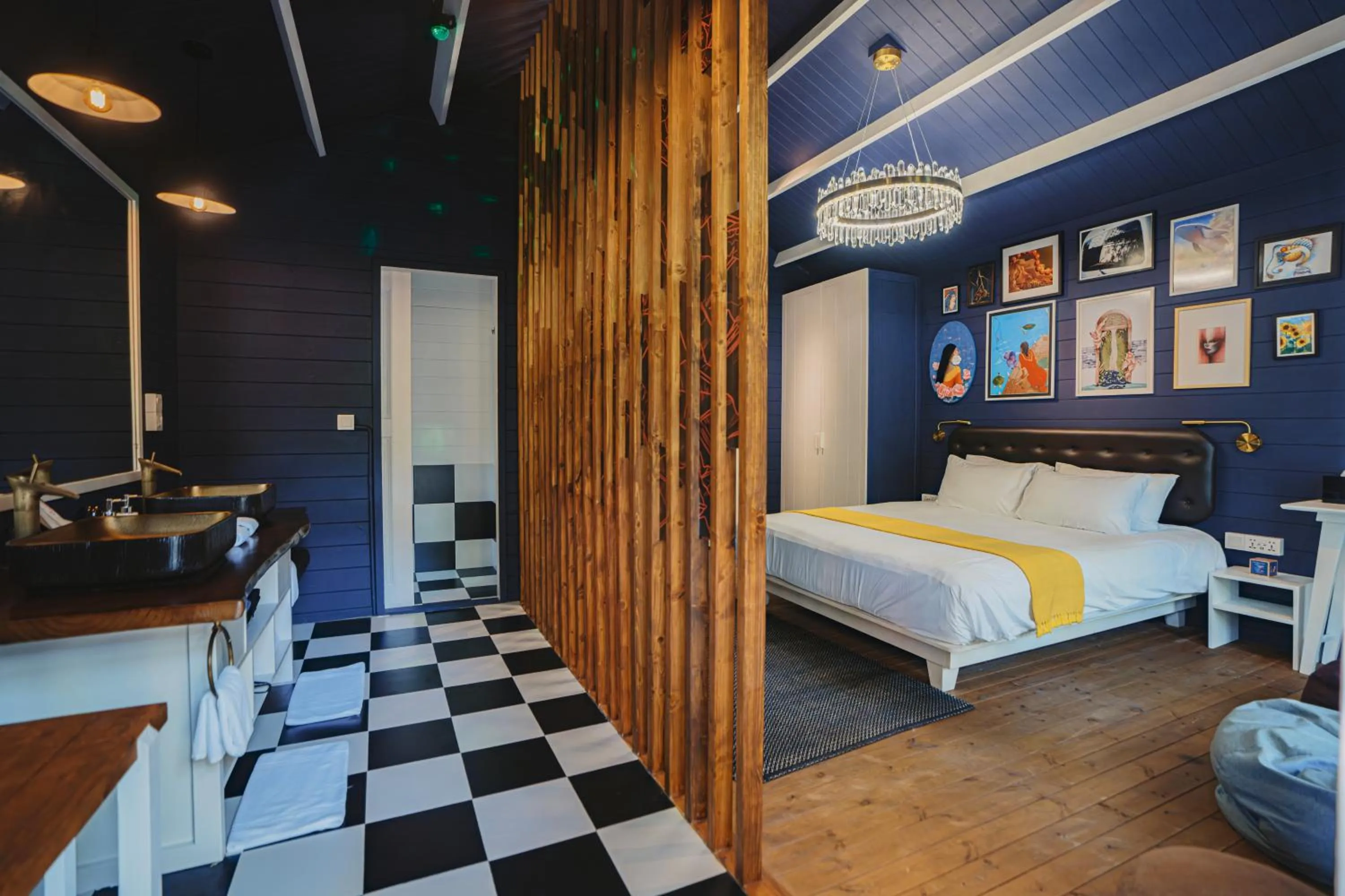 Photo of the whole room, Bed in Oaga Art Resort Maldives - All Inclusive