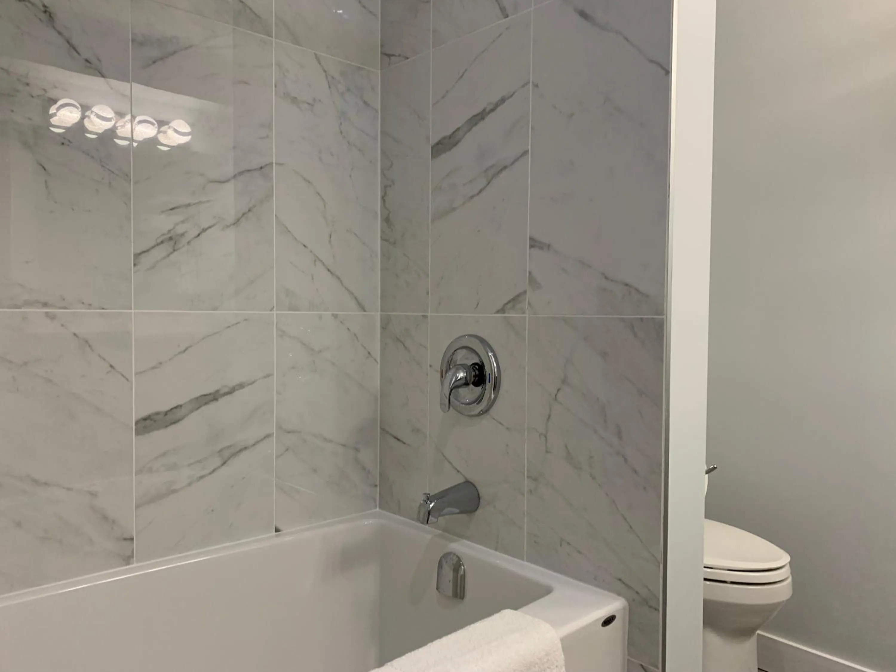 A Romantic Studio with Full Kitchen & AC-141