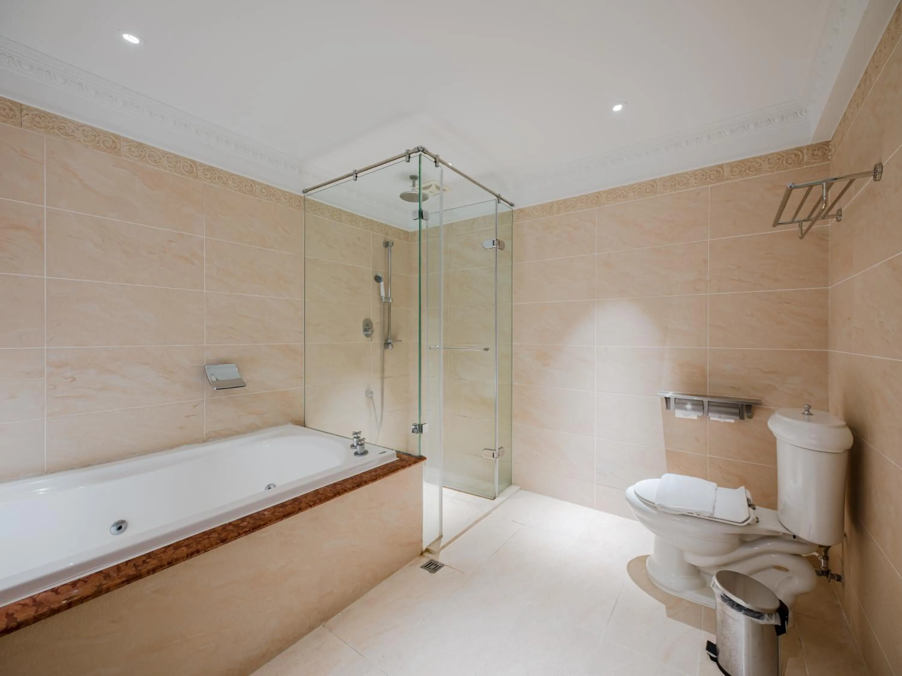 Shower in Archess Hotel