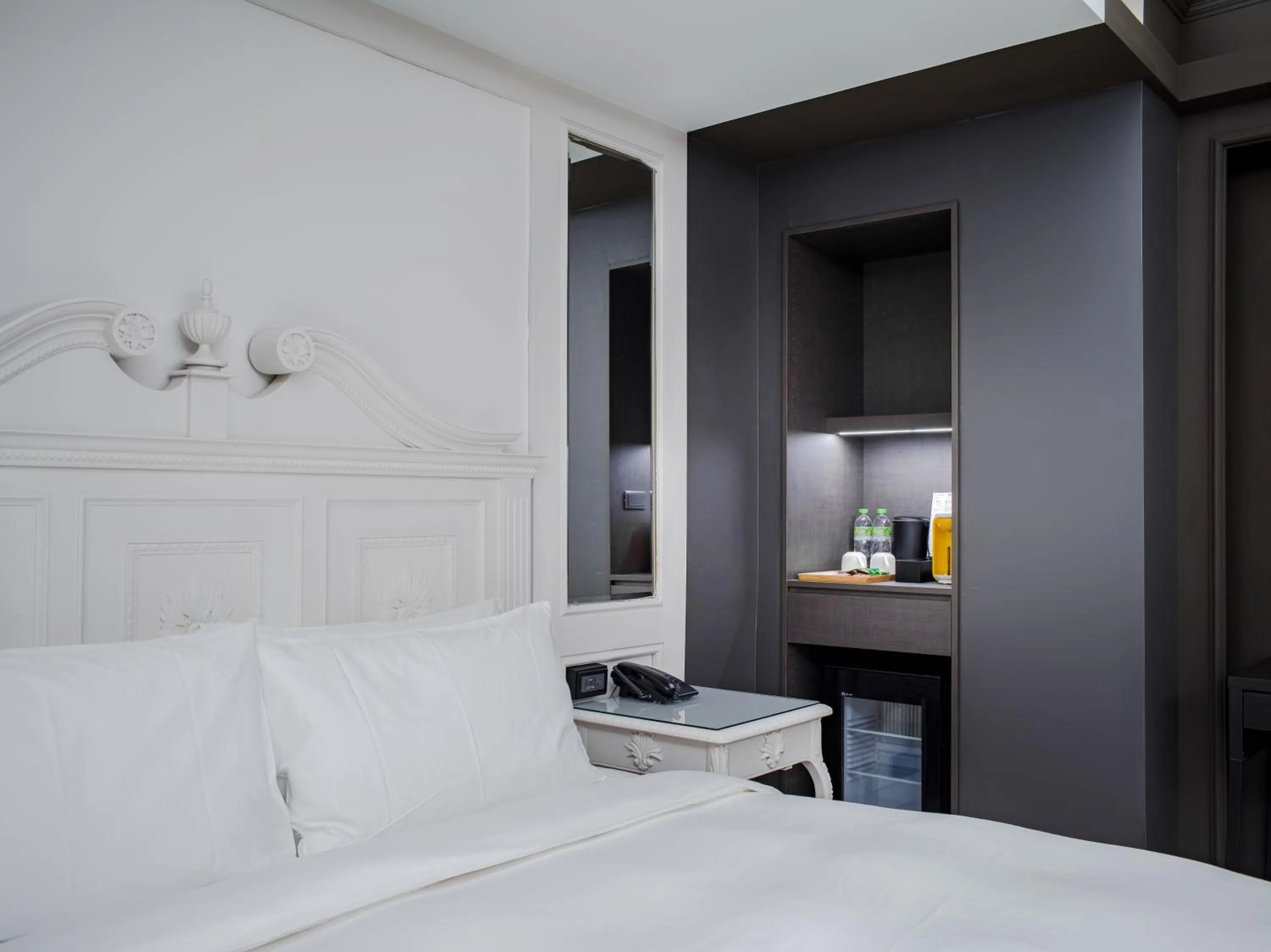 hair dresser, Bed in Archess Hotel