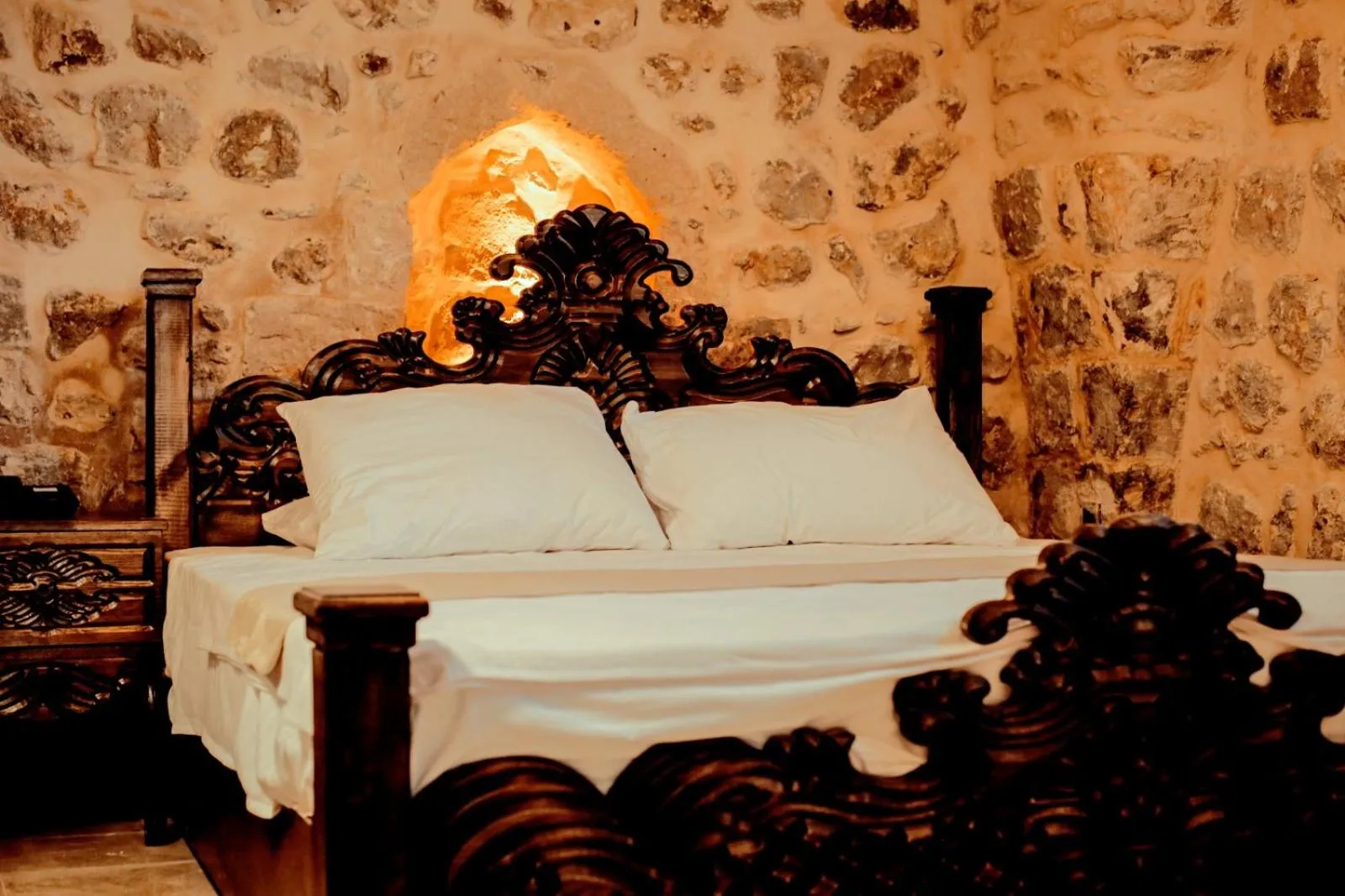 Photo of the whole room, Bed in CARRA KONAĞI