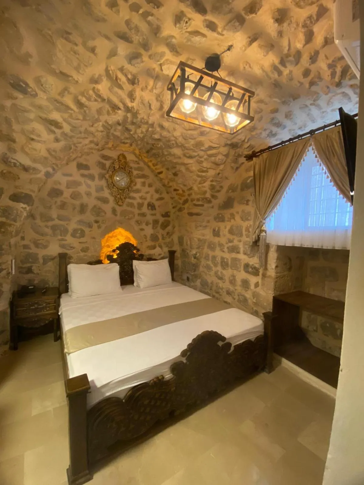 Bed in CARRA KONAĞI